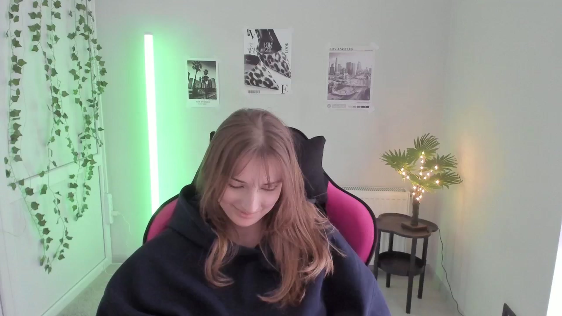 Gallery image thumbnail from Lissa_Stars's myfreecams stream on, 04/30/2026, 16:10 image 1 of 20