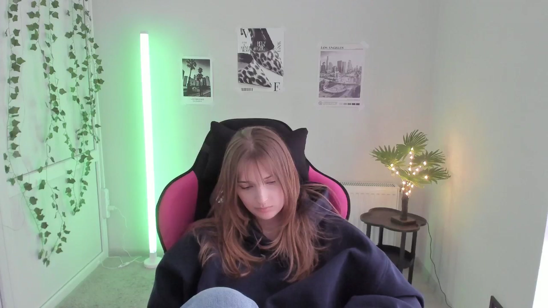 Gallery image thumbnail from Lissa_Stars's myfreecams stream on, 04/30/2026, 16:10 image 12 of 20