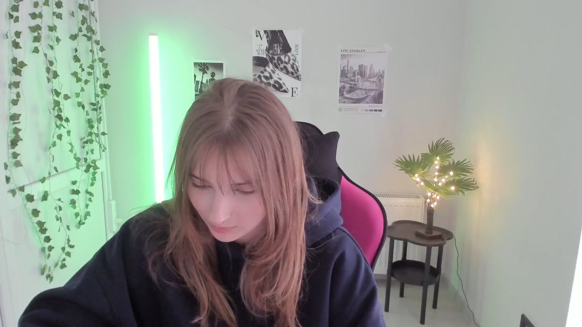 Gallery image thumbnail from Lissa_Stars's myfreecams stream on, 04/30/2026, 16:10 image 15 of 20