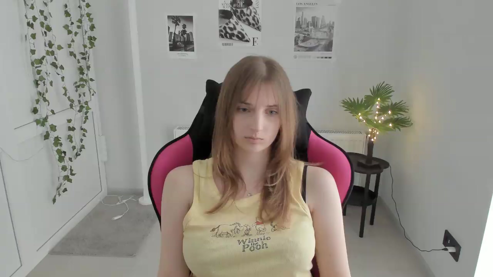 Gallery image thumbnail from Lissa_Stars's myfreecams stream on, 05/16/2026, 12:25 image 3 of 20