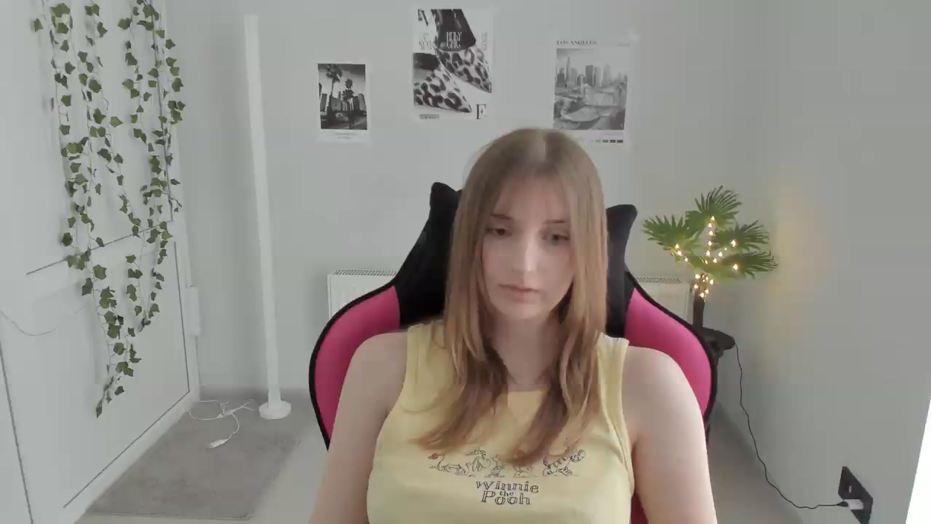 Gallery image thumbnail from Lissa_Stars's myfreecams stream on, 05/16/2026, 12:25 image 8 of 20