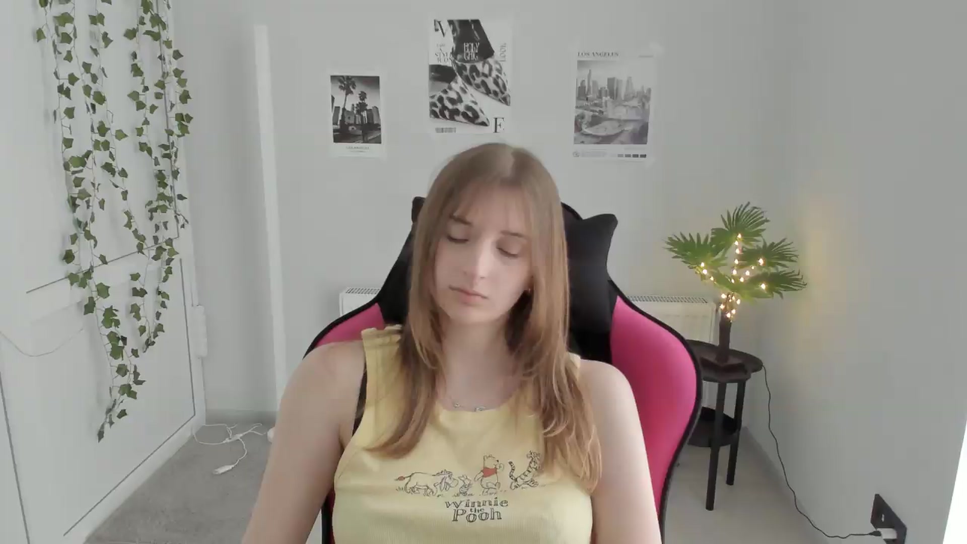 Gallery image thumbnail from Lissa_Stars's myfreecams stream on, 05/16/2026, 12:25 image 12 of 20