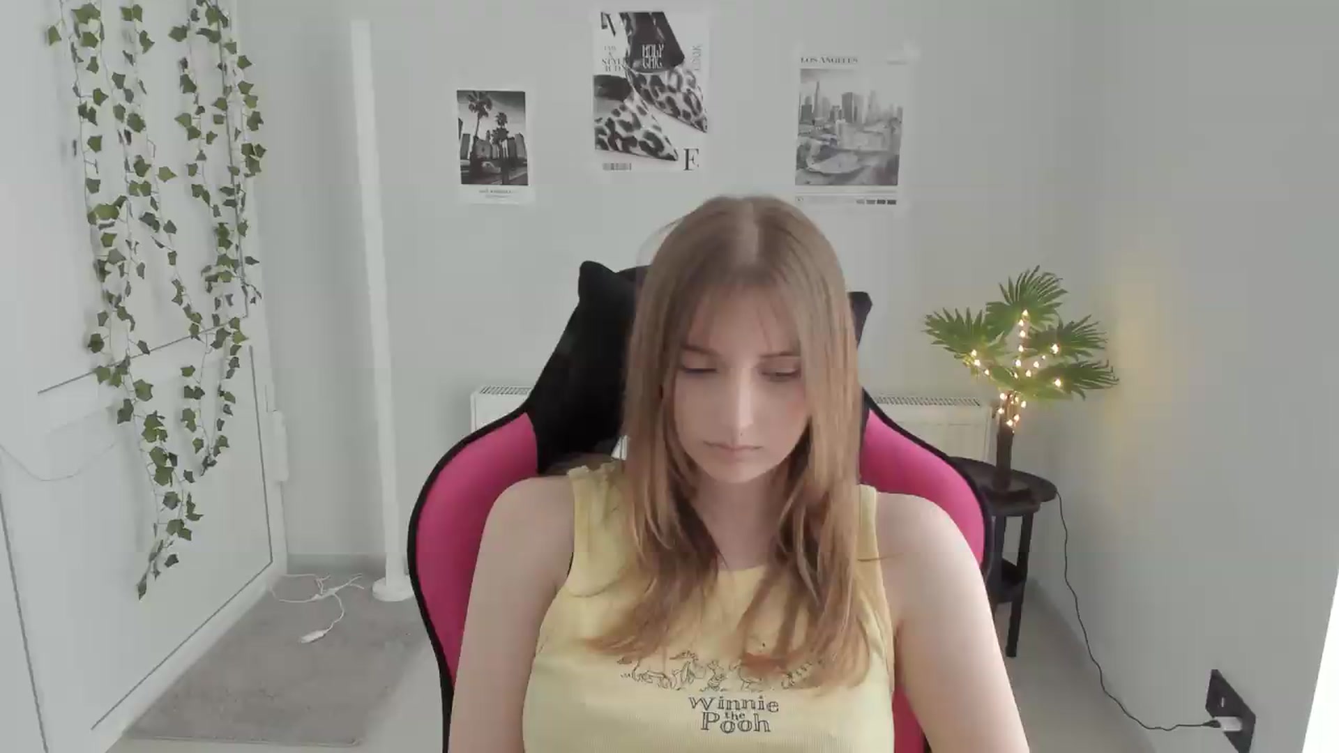 Gallery image thumbnail from Lissa_Stars's myfreecams stream on, 05/16/2026, 12:25 image 7 of 20