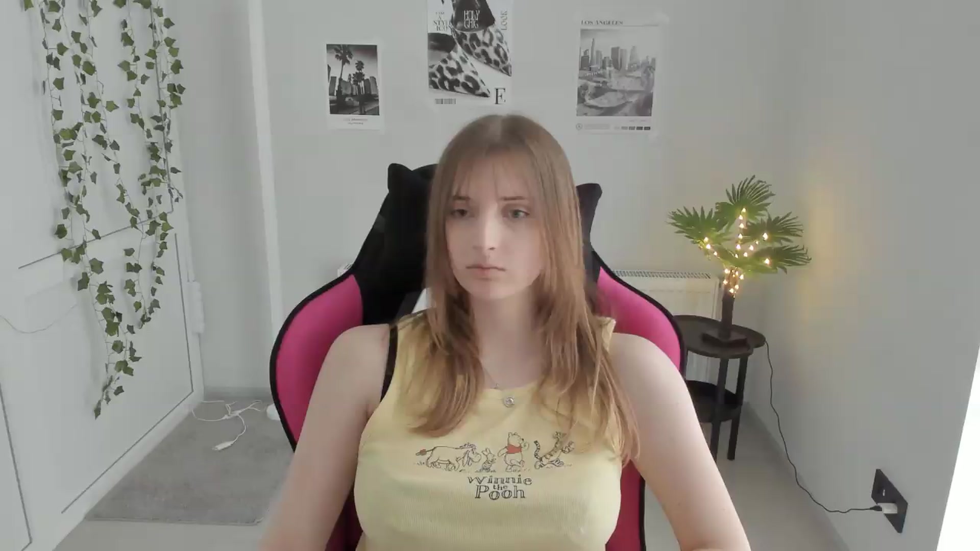 Gallery image thumbnail from Lissa_Stars's myfreecams stream on, 05/16/2026, 12:25 image 18 of 20