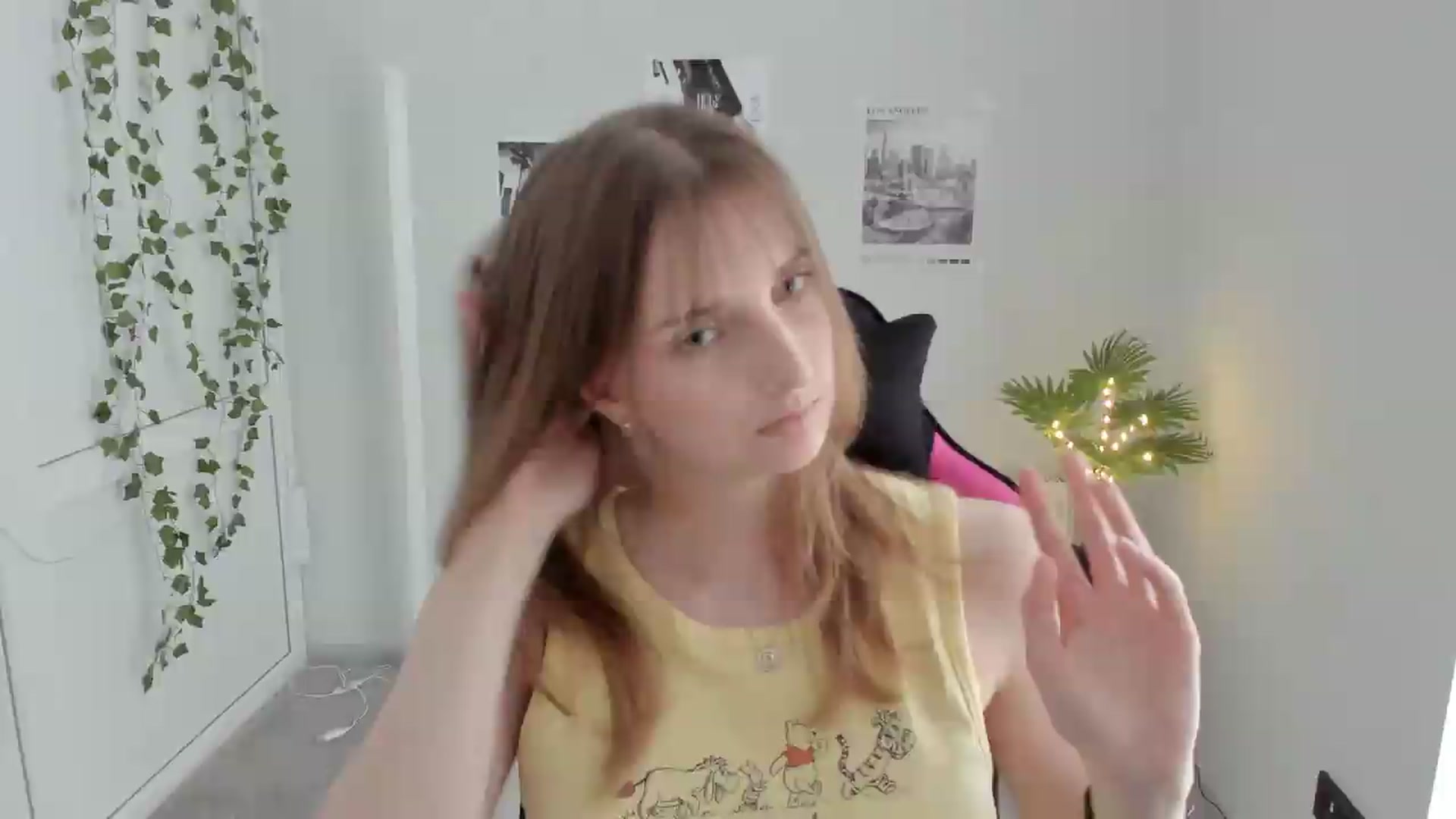 Gallery image thumbnail from Lissa_Stars's myfreecams stream on, 05/16/2026, 12:25 image 17 of 20