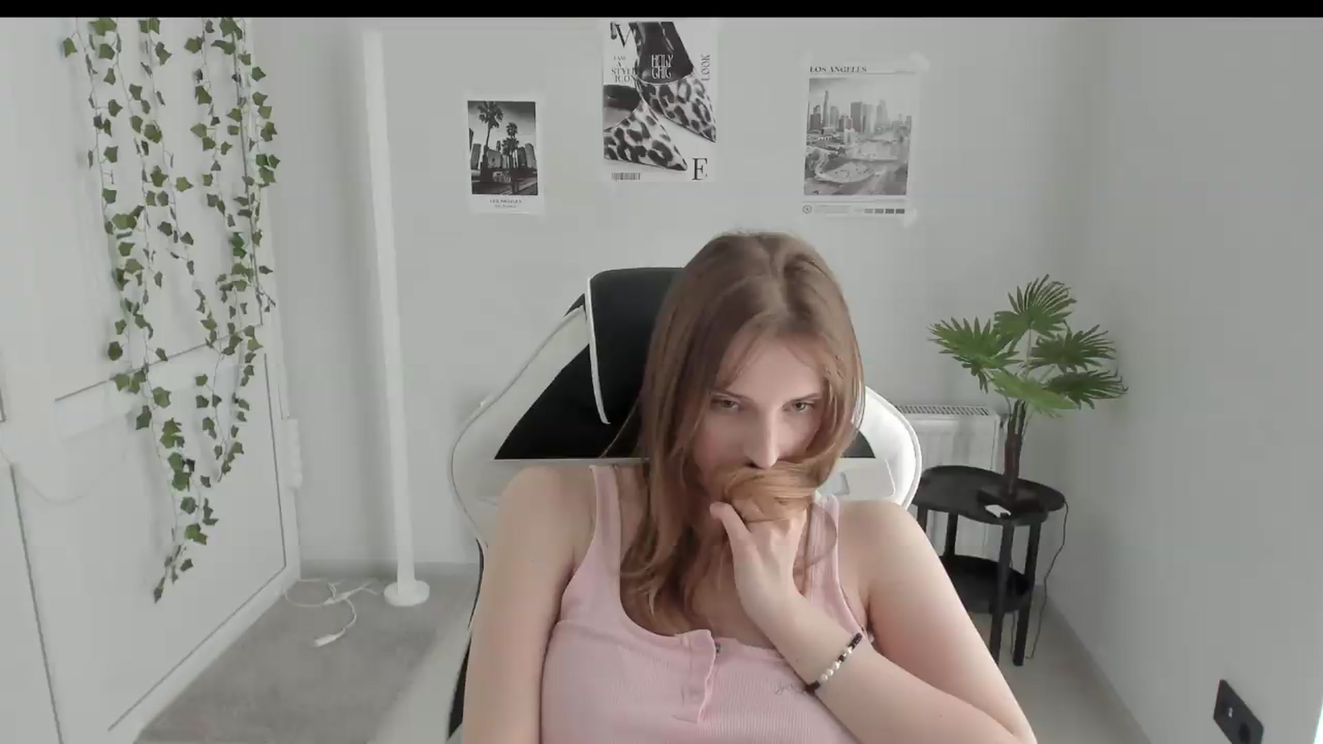 Gallery image thumbnail from Lissa_Stars's myfreecams stream on, 05/17/2026, 13:39 image 20 of 20