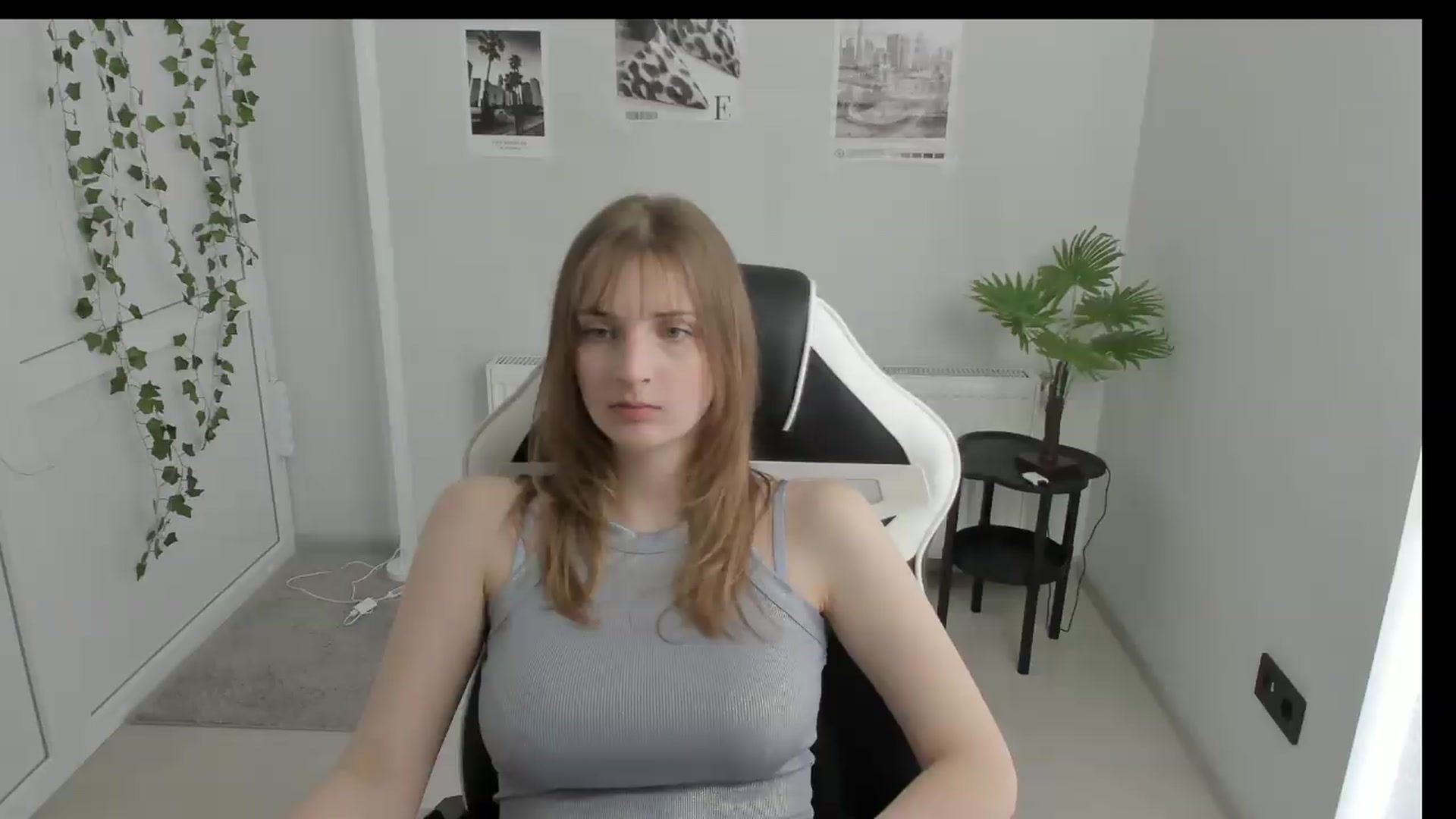Gallery image thumbnail from Lissa_Stars's myfreecams stream on, 05/18/2026, 09:43 image 17 of 20