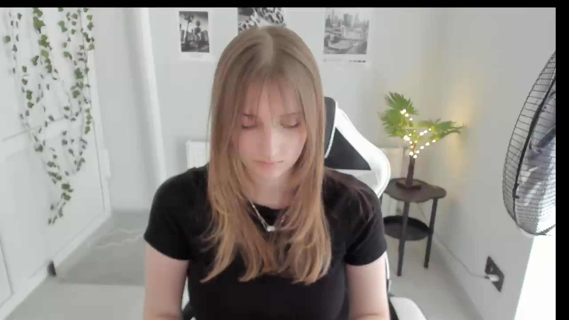 Gallery image thumbnail from Lissa_Stars's myfreecams stream on, 05/23/2026, 14:08 image 16 of 20