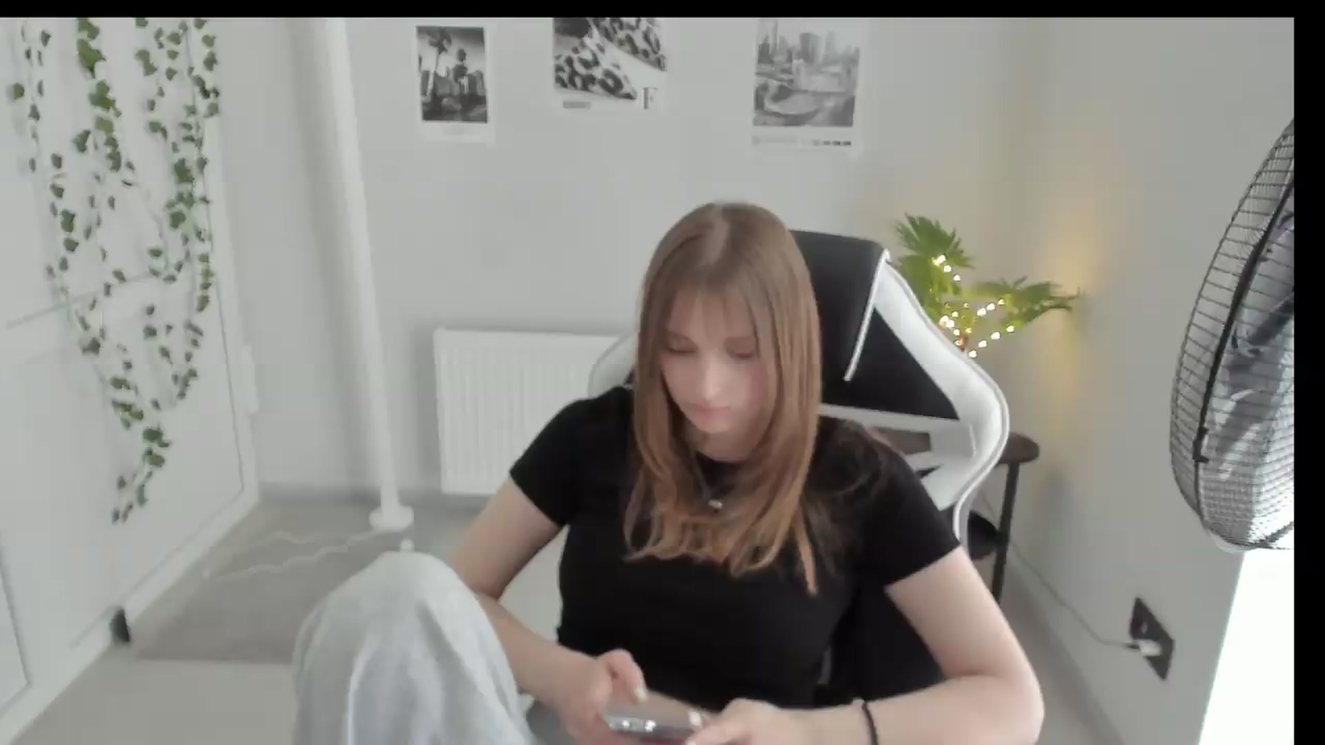 Gallery image thumbnail from Lissa_Stars's myfreecams stream on, 05/23/2026, 14:08 image 14 of 20