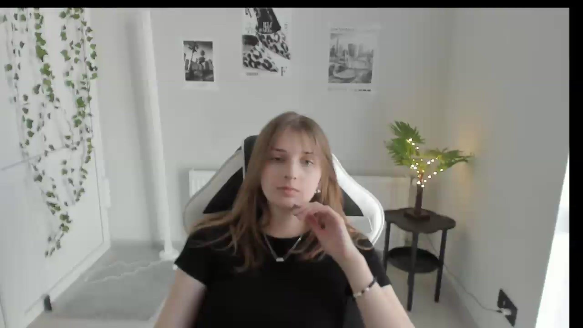 Gallery image thumbnail from Lissa_Stars's myfreecams stream on, 05/23/2026, 15:35 image 15 of 20
