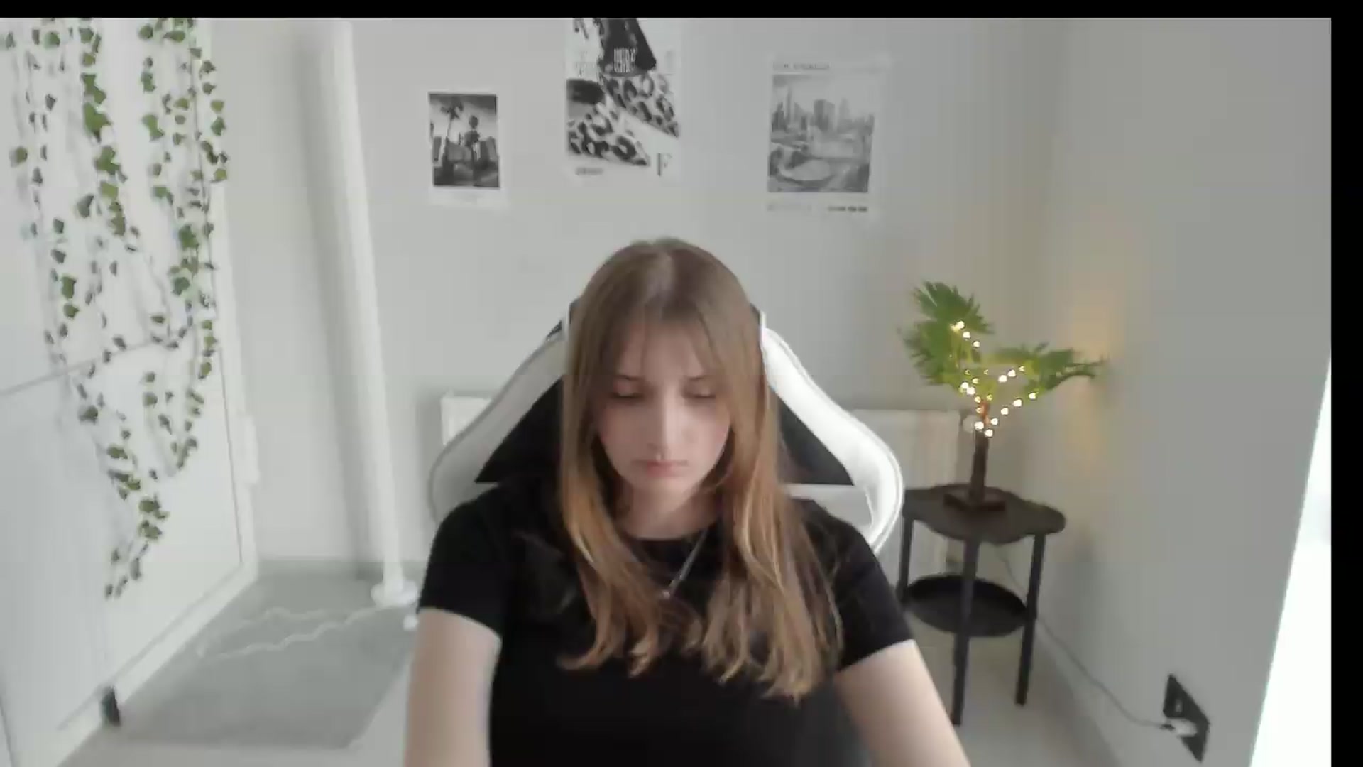 Gallery image thumbnail from Lissa_Stars's myfreecams stream on, 05/23/2026, 15:35 image 3 of 20