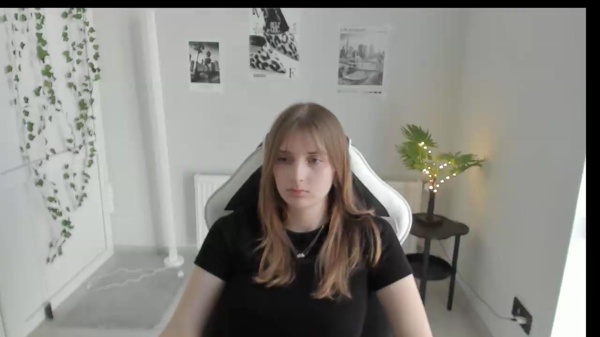 Gallery image thumbnail from Lissa_Stars's myfreecams stream on, 05/23/2026, 15:35 image 14 of 20