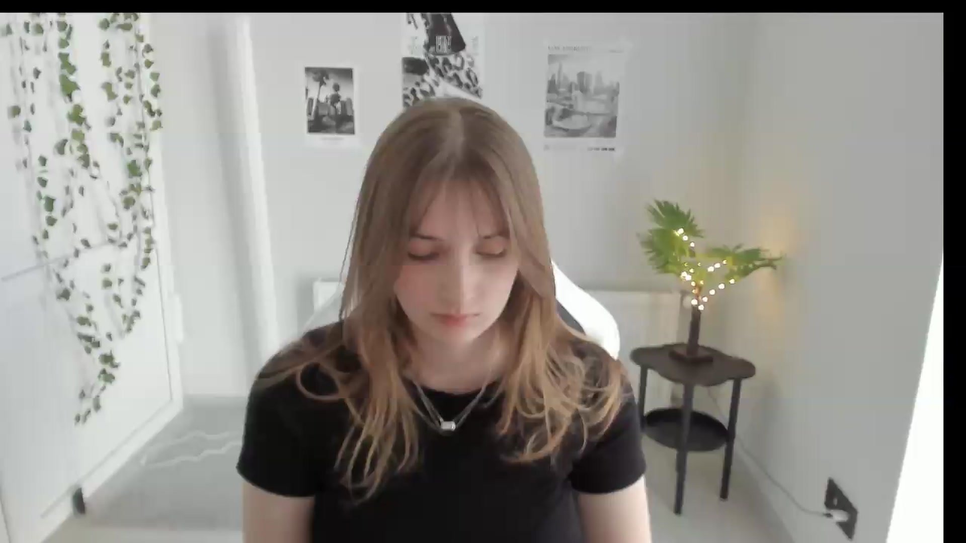 Gallery image thumbnail from Lissa_Stars's myfreecams stream on, 05/23/2026, 15:35 image 17 of 20