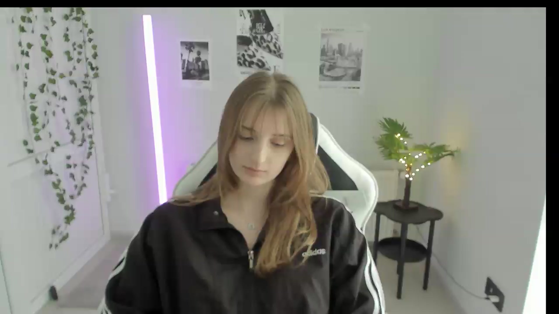 Gallery image thumbnail from Lissa_Stars's myfreecams stream on, 05/26/2026, 13:48 image 18 of 20