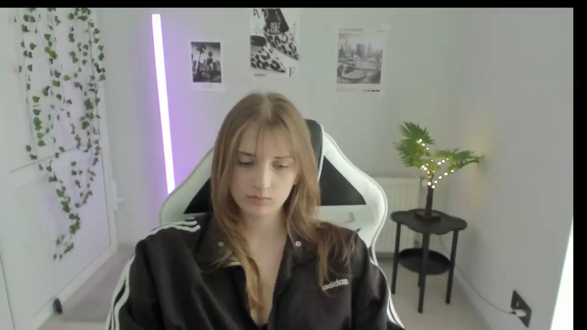 Gallery image thumbnail from Lissa_Stars's myfreecams stream on, 05/26/2026, 13:48 image 8 of 20