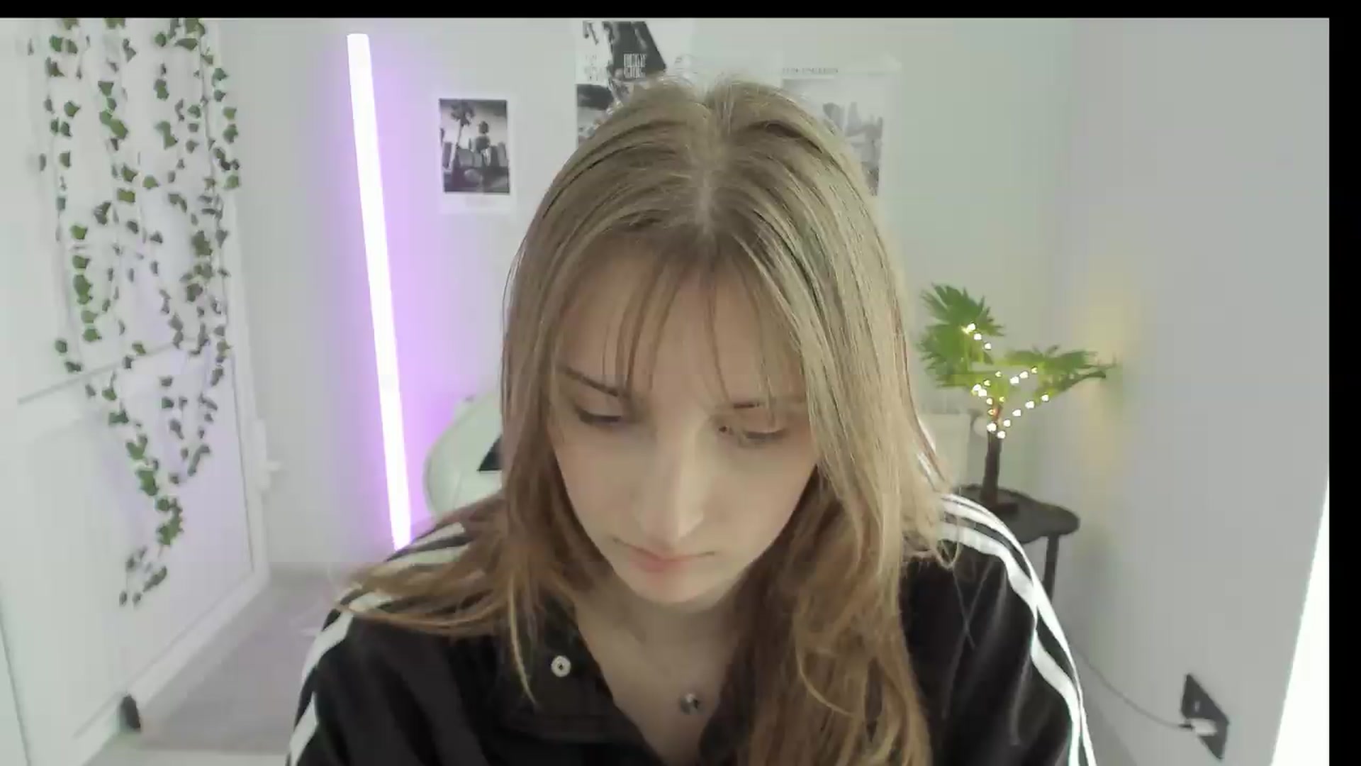 Gallery image thumbnail from Lissa_Stars's myfreecams stream on, 05/26/2026, 13:48 image 16 of 20
