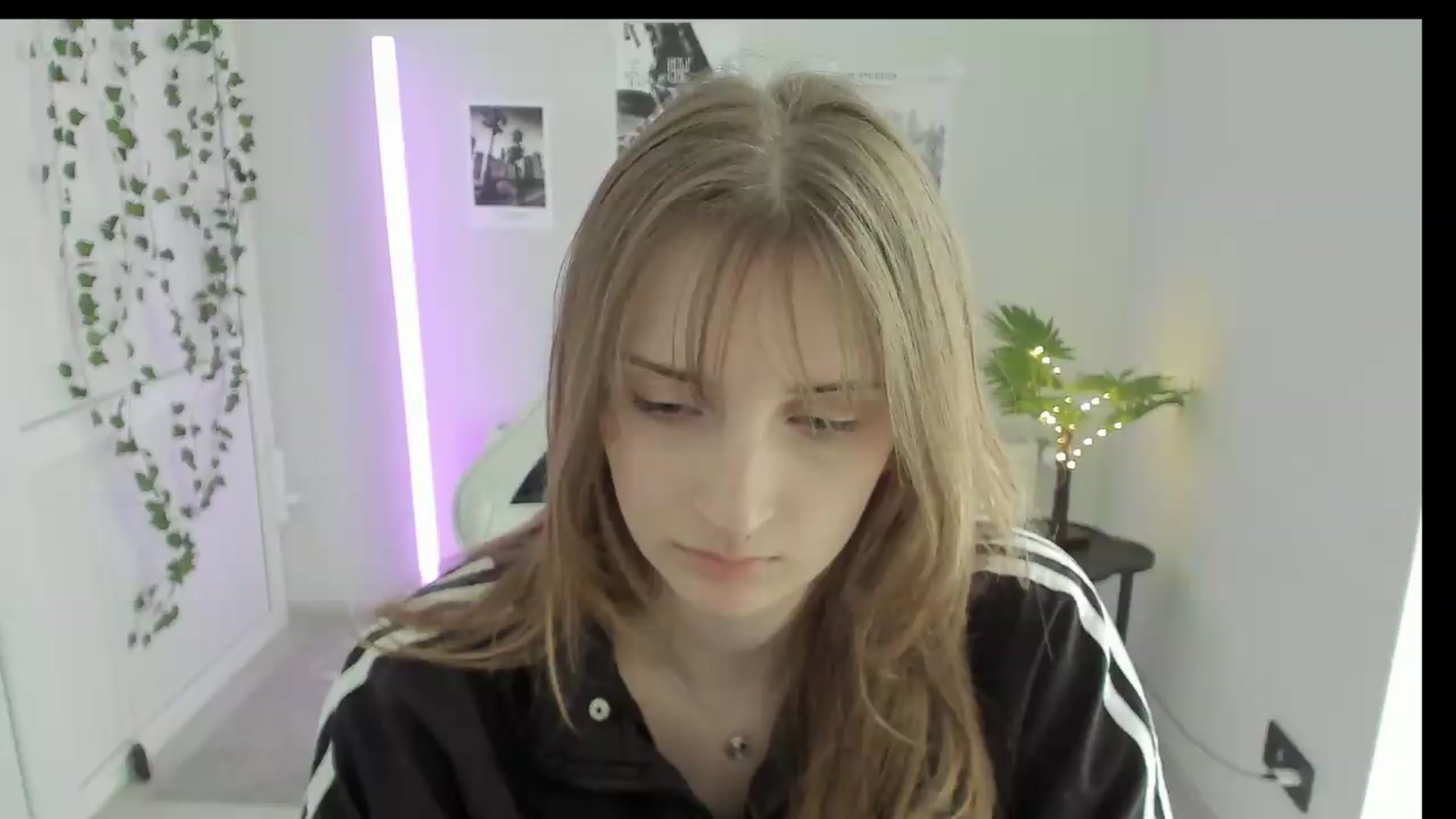 Gallery image thumbnail from Lissa_Stars's myfreecams stream on, 05/26/2026, 13:48 image 15 of 20