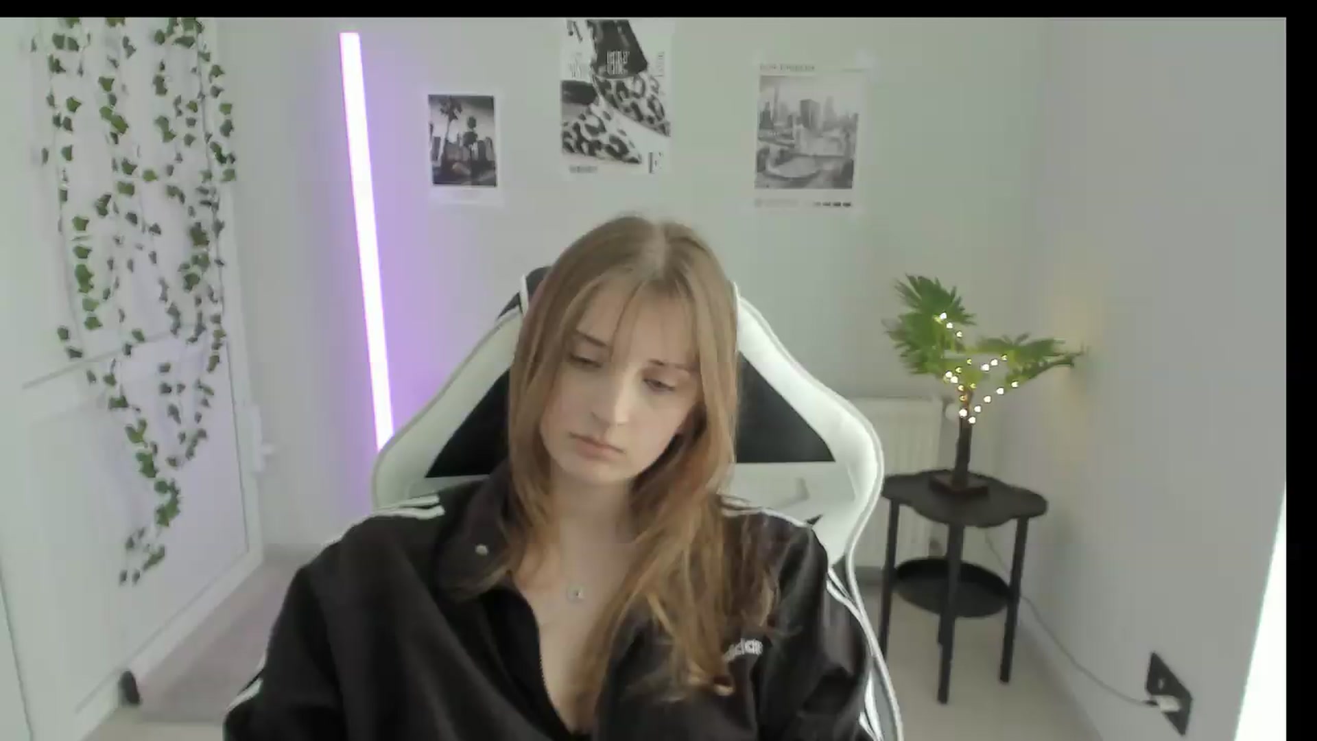 Gallery image thumbnail from Lissa_Stars's myfreecams stream on, 05/26/2026, 13:48 image 10 of 20