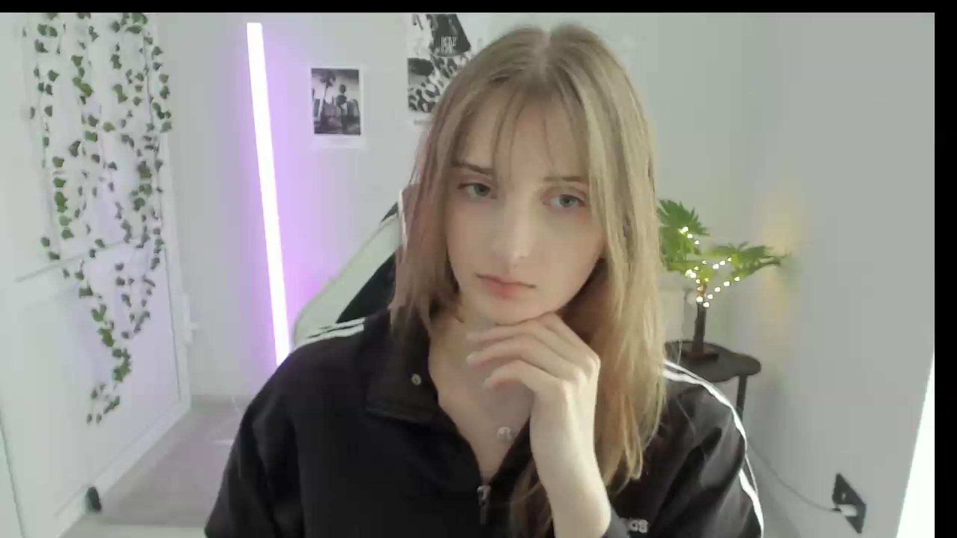 Gallery image thumbnail from Lissa_Stars's myfreecams stream on, 05/26/2026, 13:48 image 12 of 20