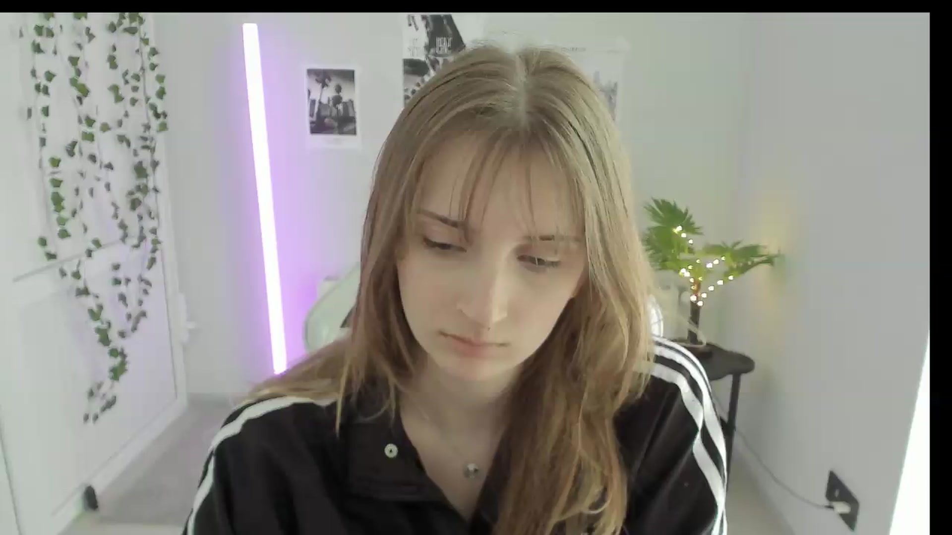 Gallery image thumbnail from Lissa_Stars's myfreecams stream on, 05/26/2026, 13:48 image 14 of 20