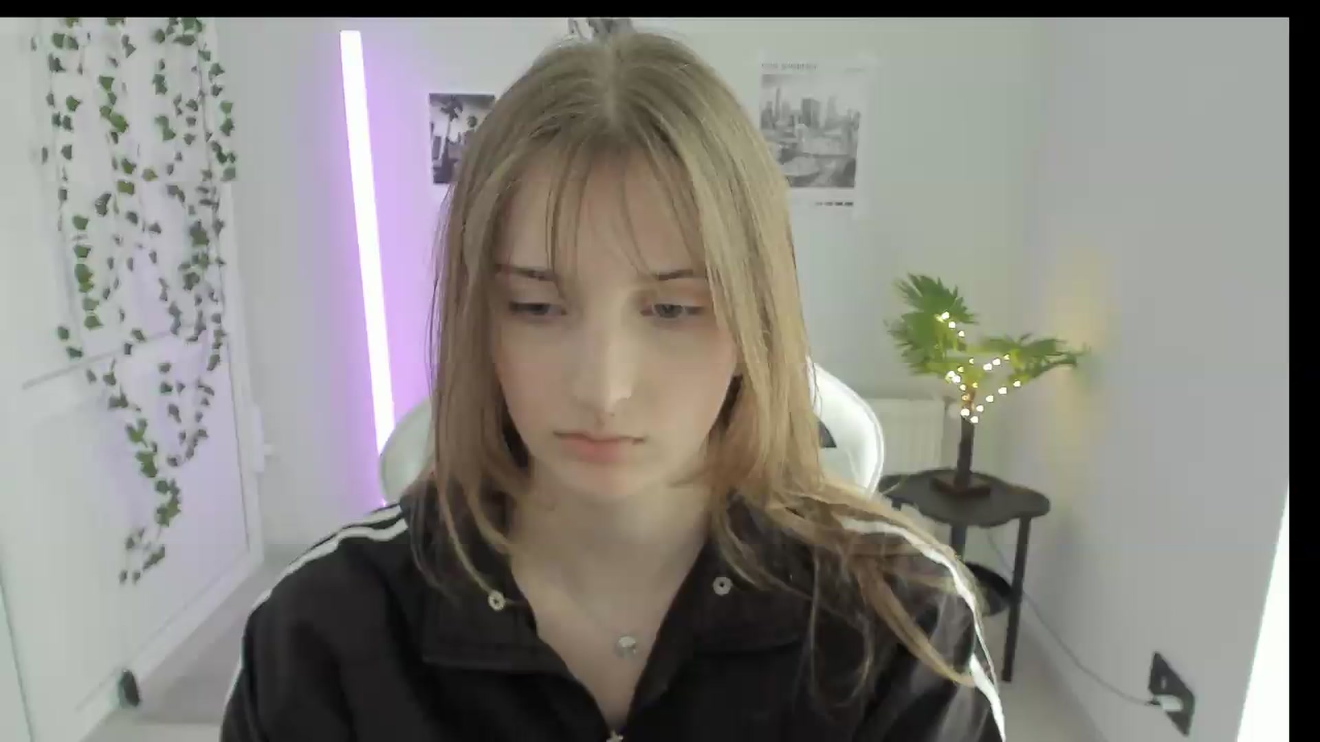 Gallery image thumbnail from Lissa_Stars's myfreecams stream on, 05/26/2026, 13:48 image 13 of 20