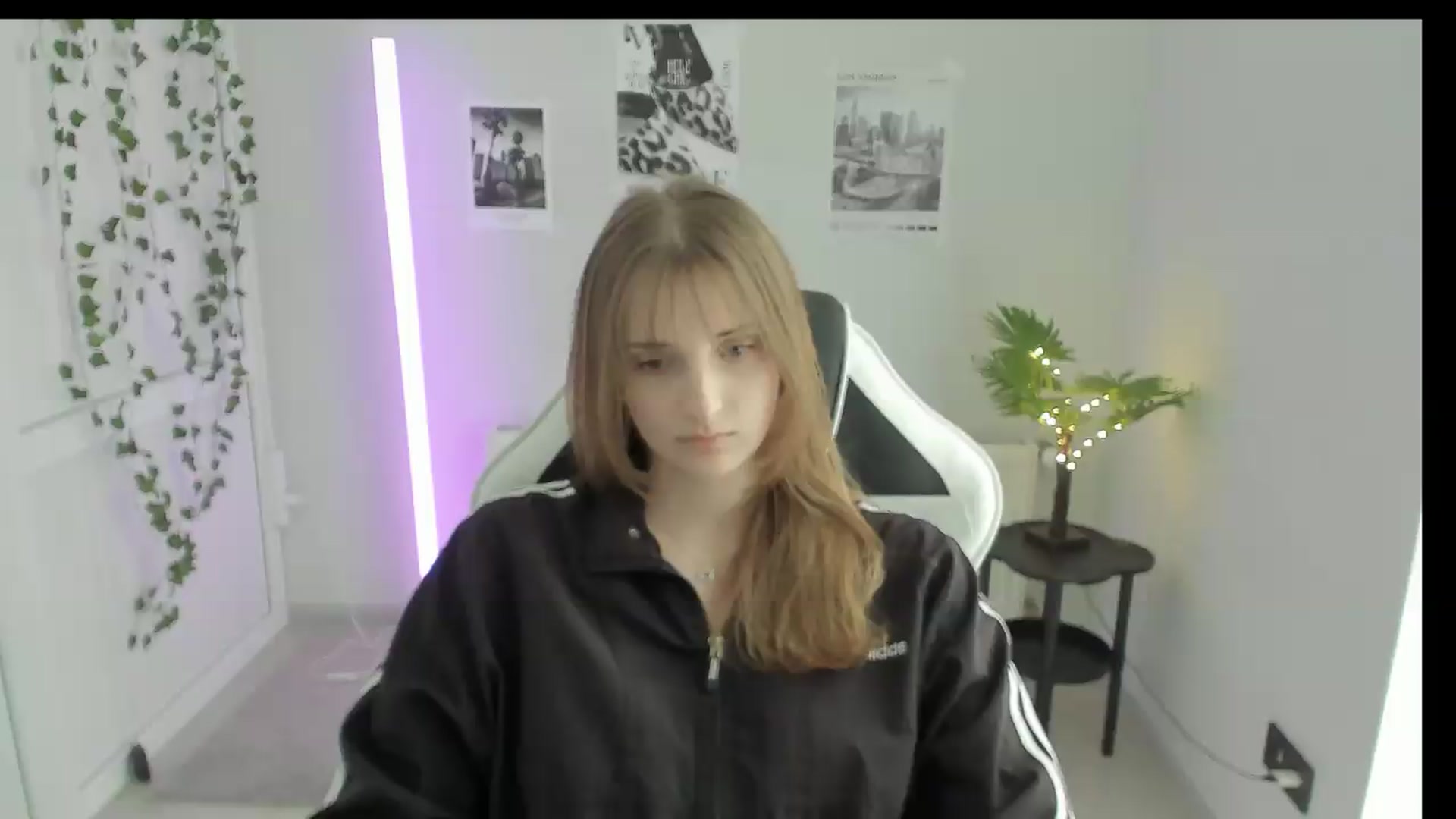 Gallery image thumbnail from Lissa_Stars's myfreecams stream on, 05/26/2026, 13:48 image 20 of 20