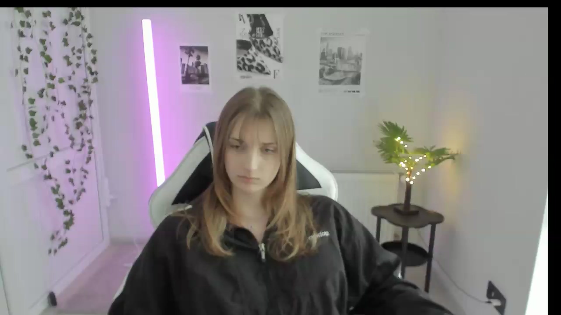 Gallery image thumbnail from Lissa_Stars's myfreecams stream on, 05/26/2026, 14:29 image 19 of 20
