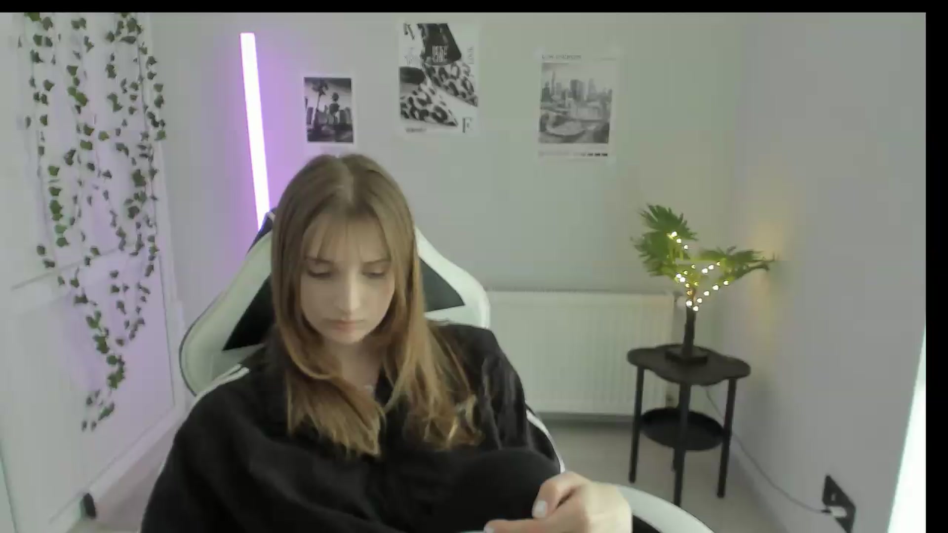 Gallery image thumbnail from Lissa_Stars's myfreecams stream on, 05/26/2026, 14:29 image 16 of 20