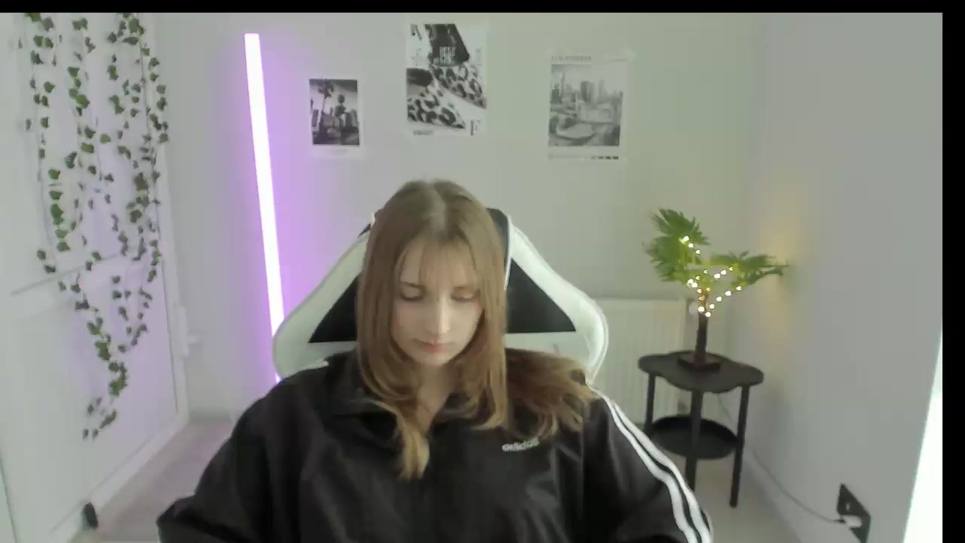 Gallery image thumbnail from Lissa_Stars's myfreecams stream on, 05/26/2026, 14:29 image 10 of 20