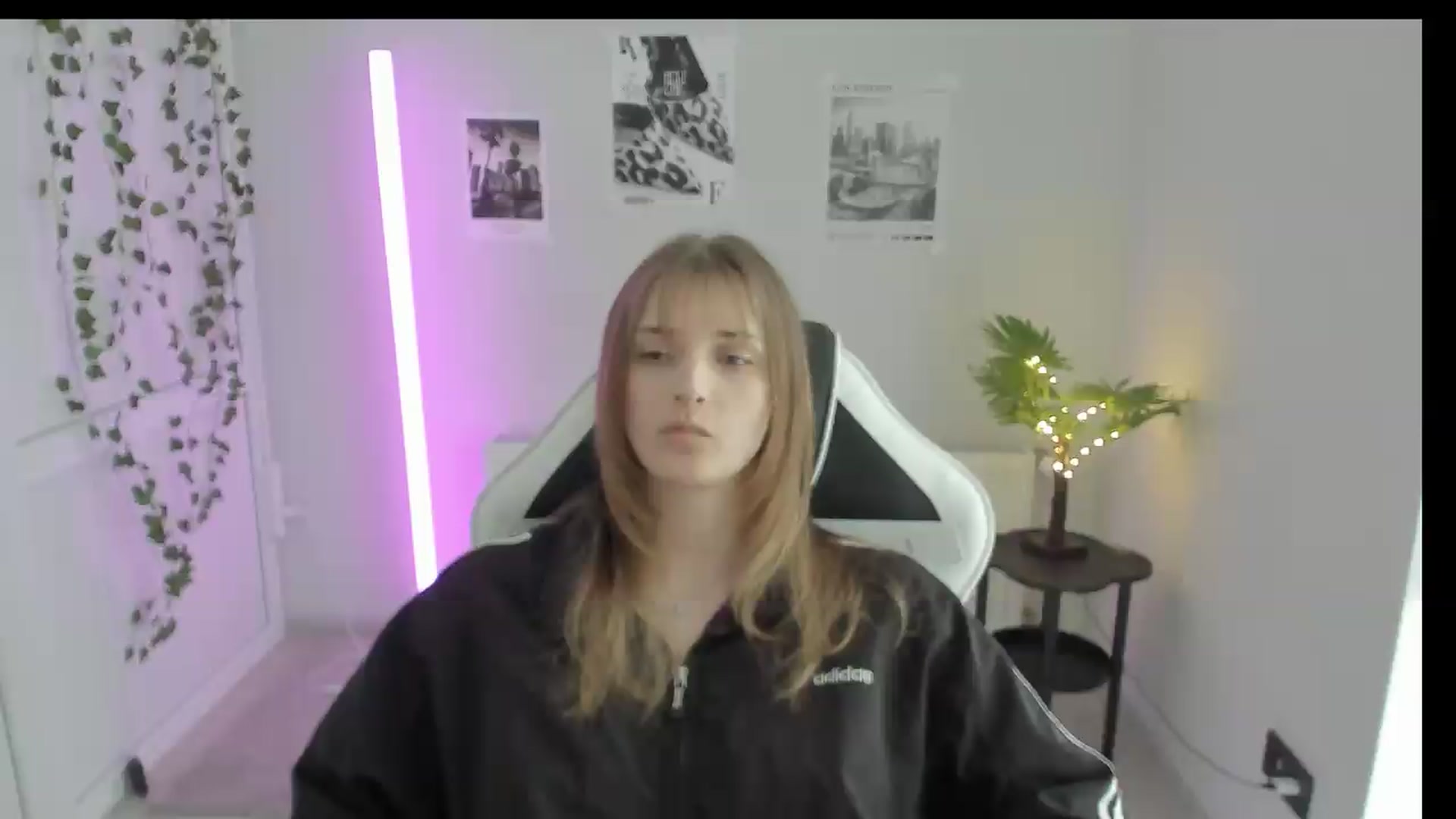 Gallery image thumbnail from Lissa_Stars's myfreecams stream on, 05/26/2026, 14:29 image 2 of 20