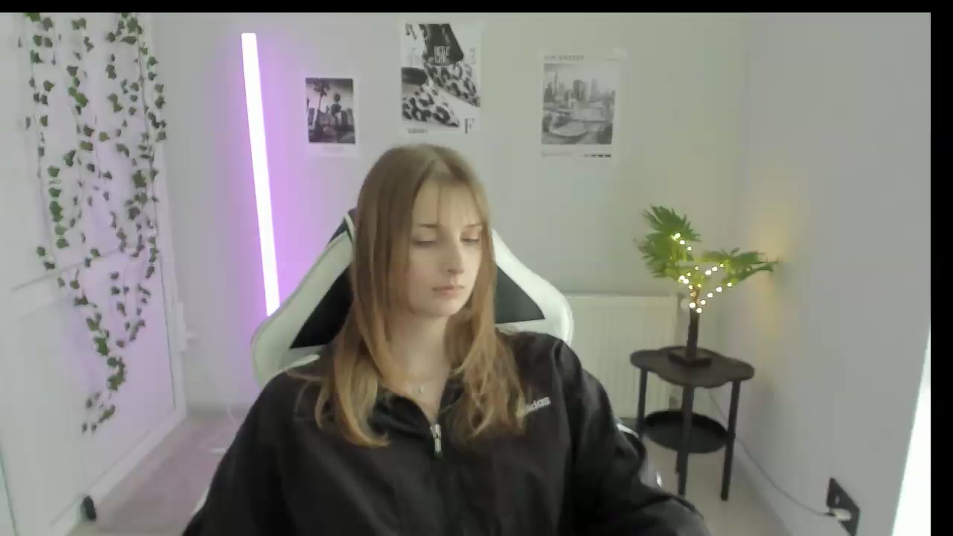 Gallery image thumbnail from Lissa_Stars's myfreecams stream on, 05/26/2026, 14:29 image 20 of 20