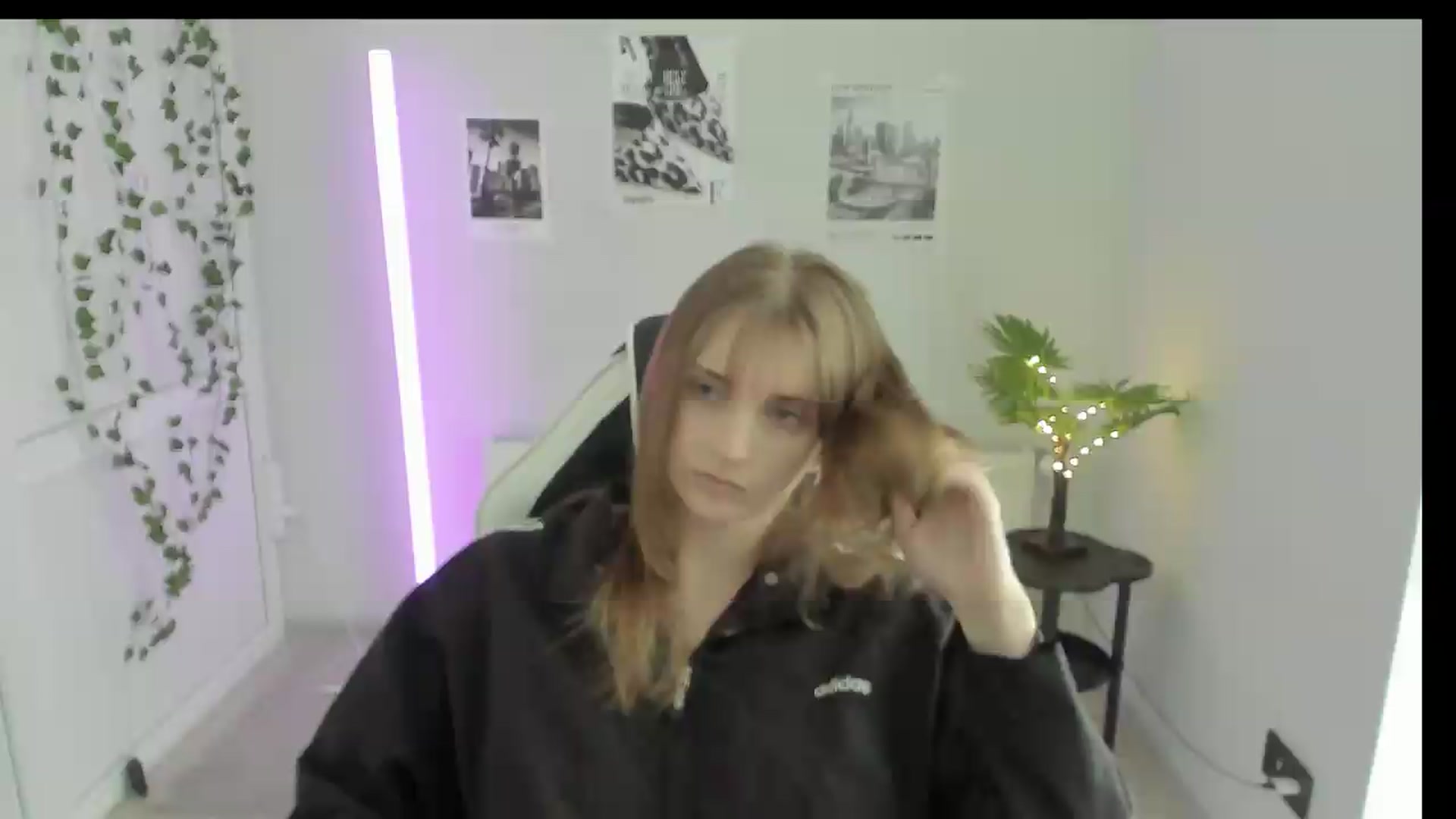 Gallery image thumbnail from Lissa_Stars's myfreecams stream on, 05/26/2026, 14:29 image 4 of 20