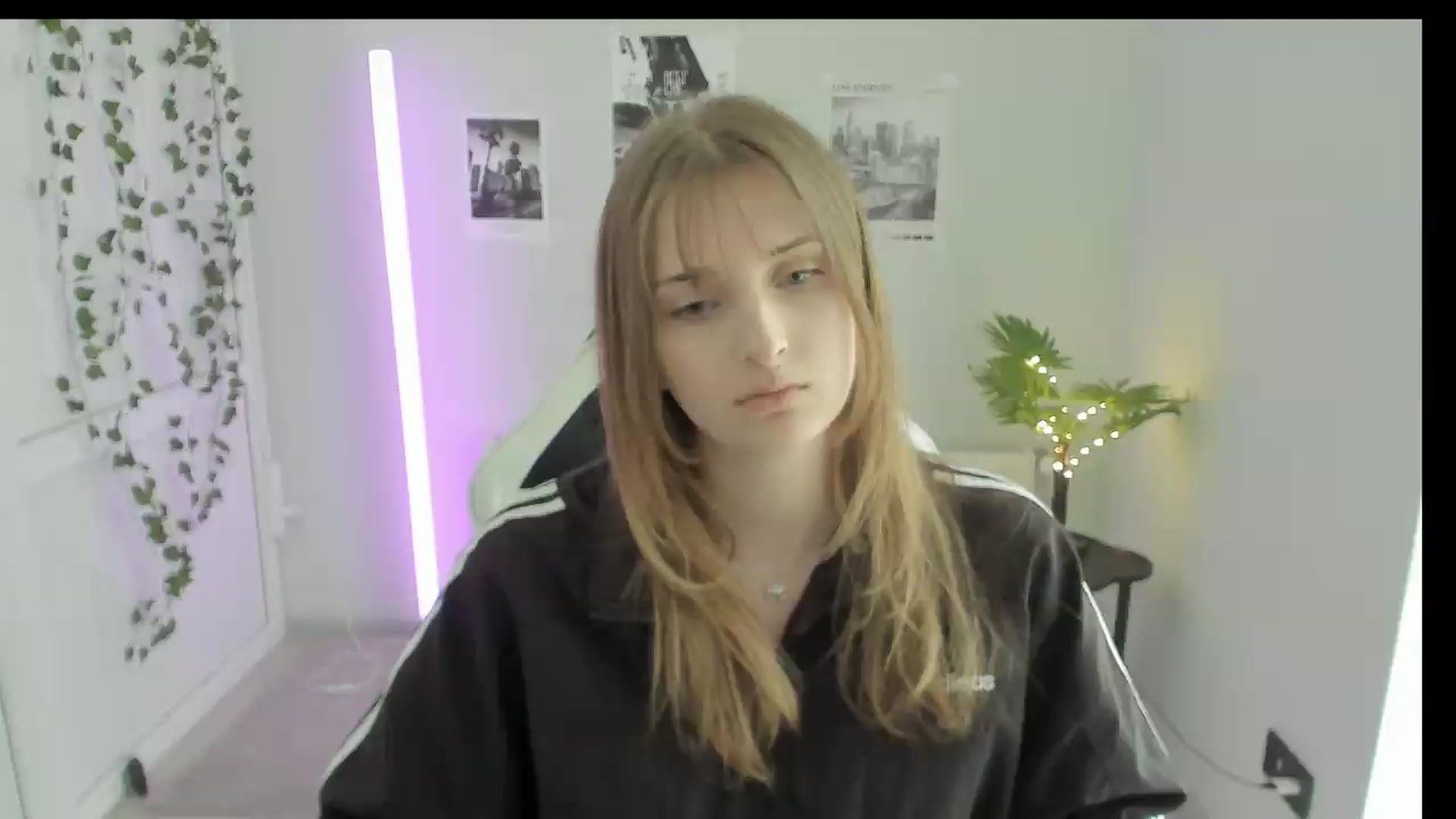 Gallery image thumbnail from Lissa_Stars's myfreecams stream on, 05/26/2026, 14:29 image 17 of 20