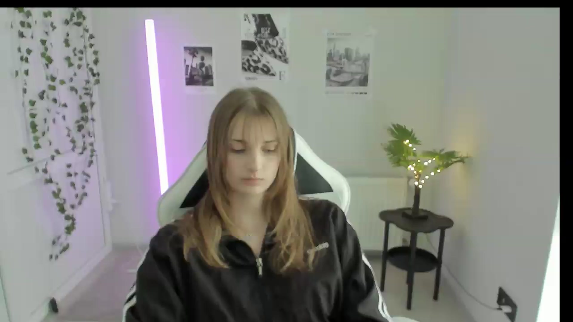 Gallery image thumbnail from Lissa_Stars's myfreecams stream on, 05/26/2026, 14:29 image 18 of 20