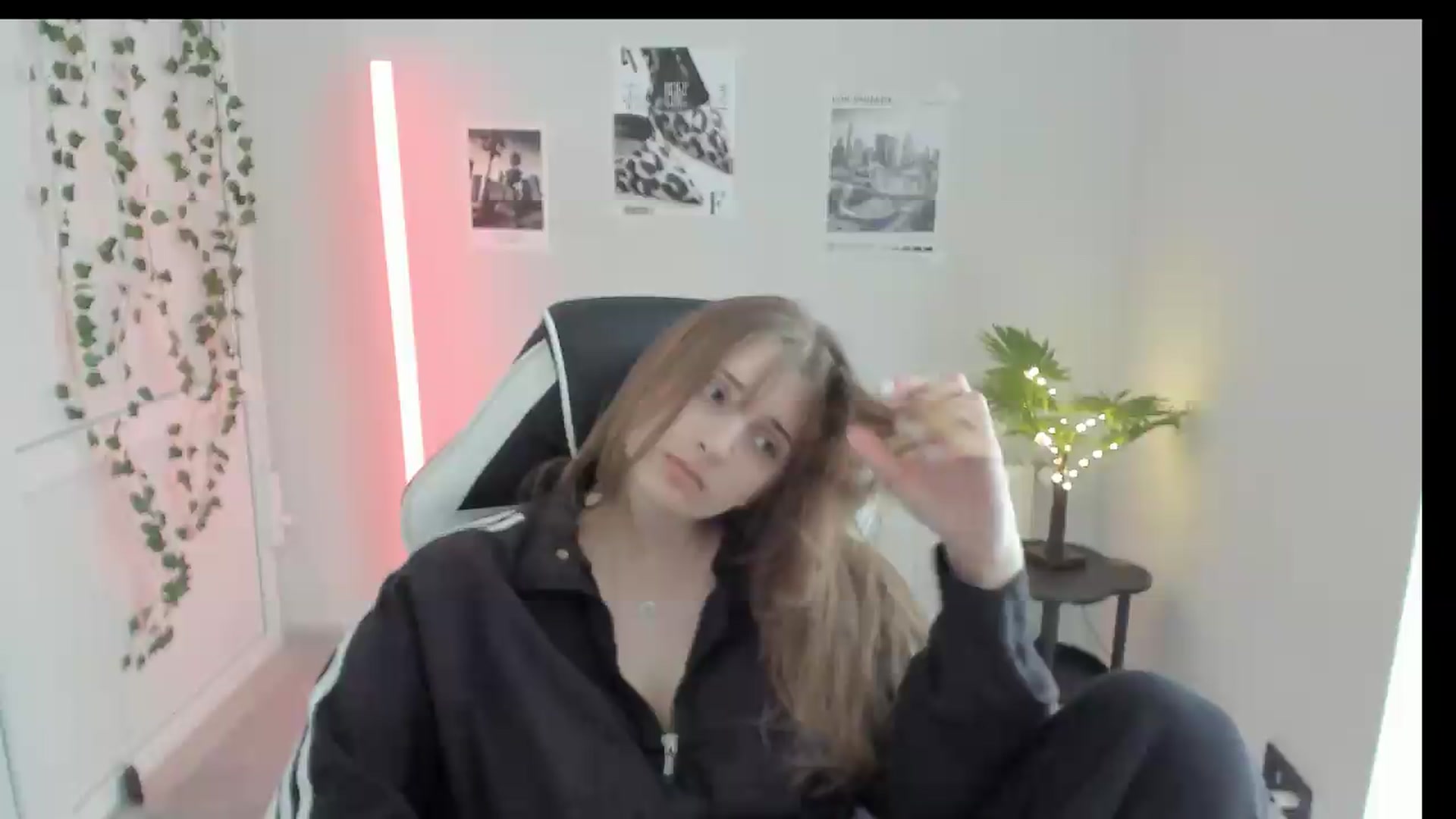 Gallery image thumbnail from Lissa_Stars's myfreecams stream on, 05/26/2026, 16:30 image 7 of 20