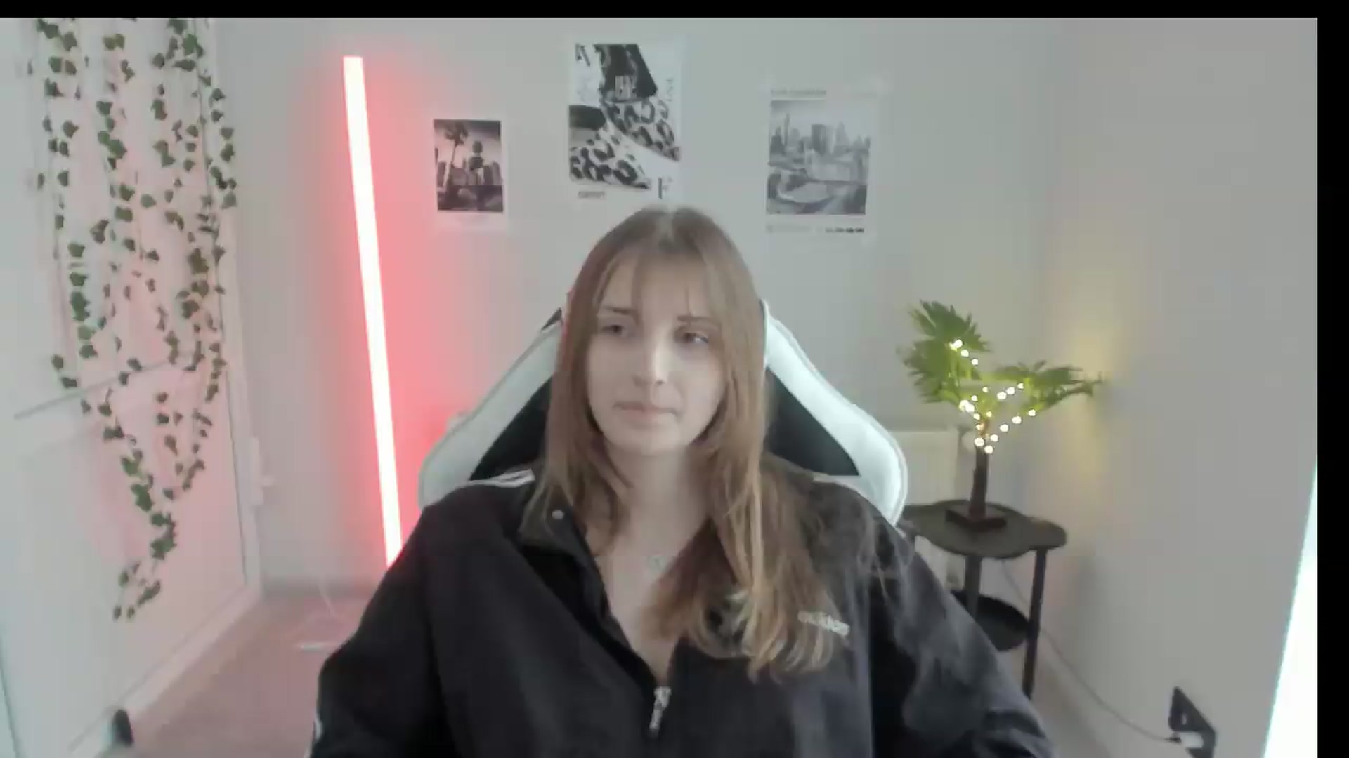 Gallery image thumbnail from Lissa_Stars's myfreecams stream on, 05/26/2026, 16:30 image 15 of 20