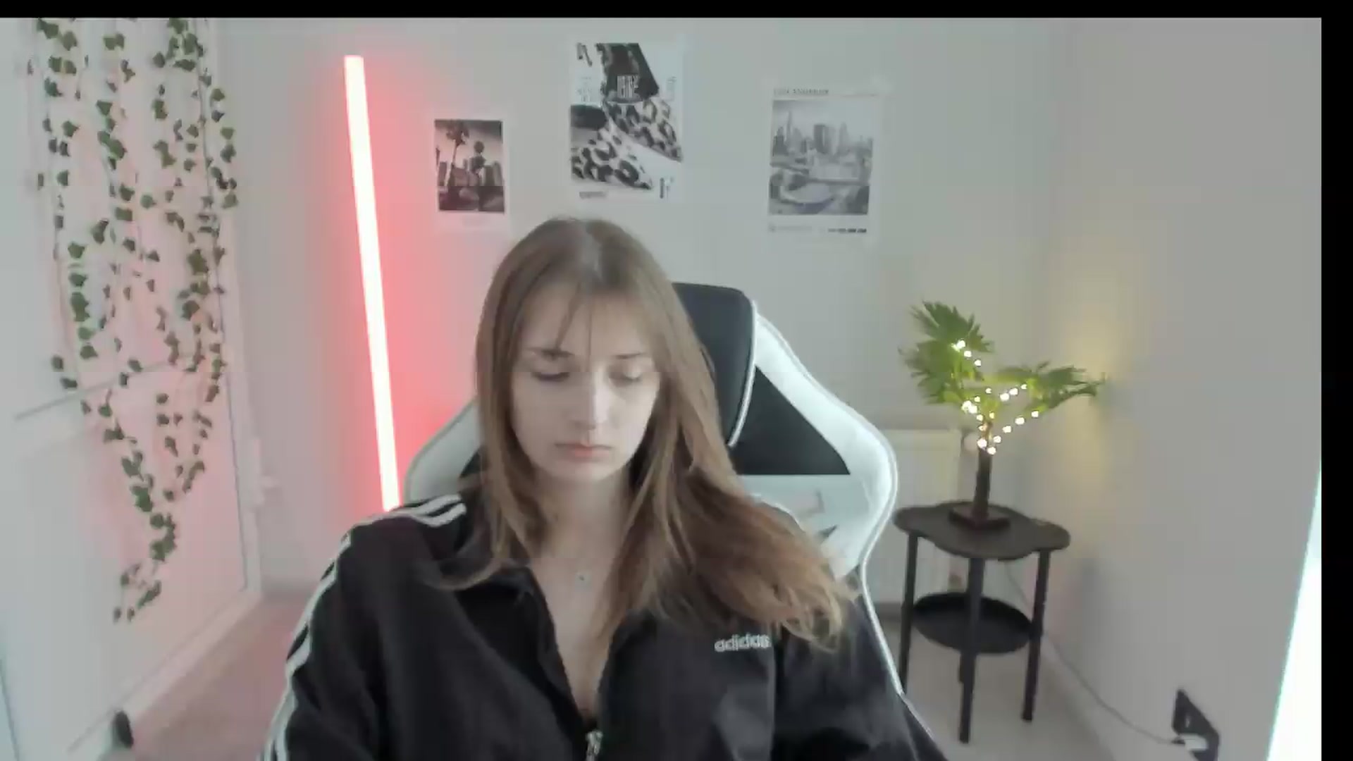 Gallery image thumbnail from Lissa_Stars's myfreecams stream on, 05/26/2026, 16:30 image 12 of 20