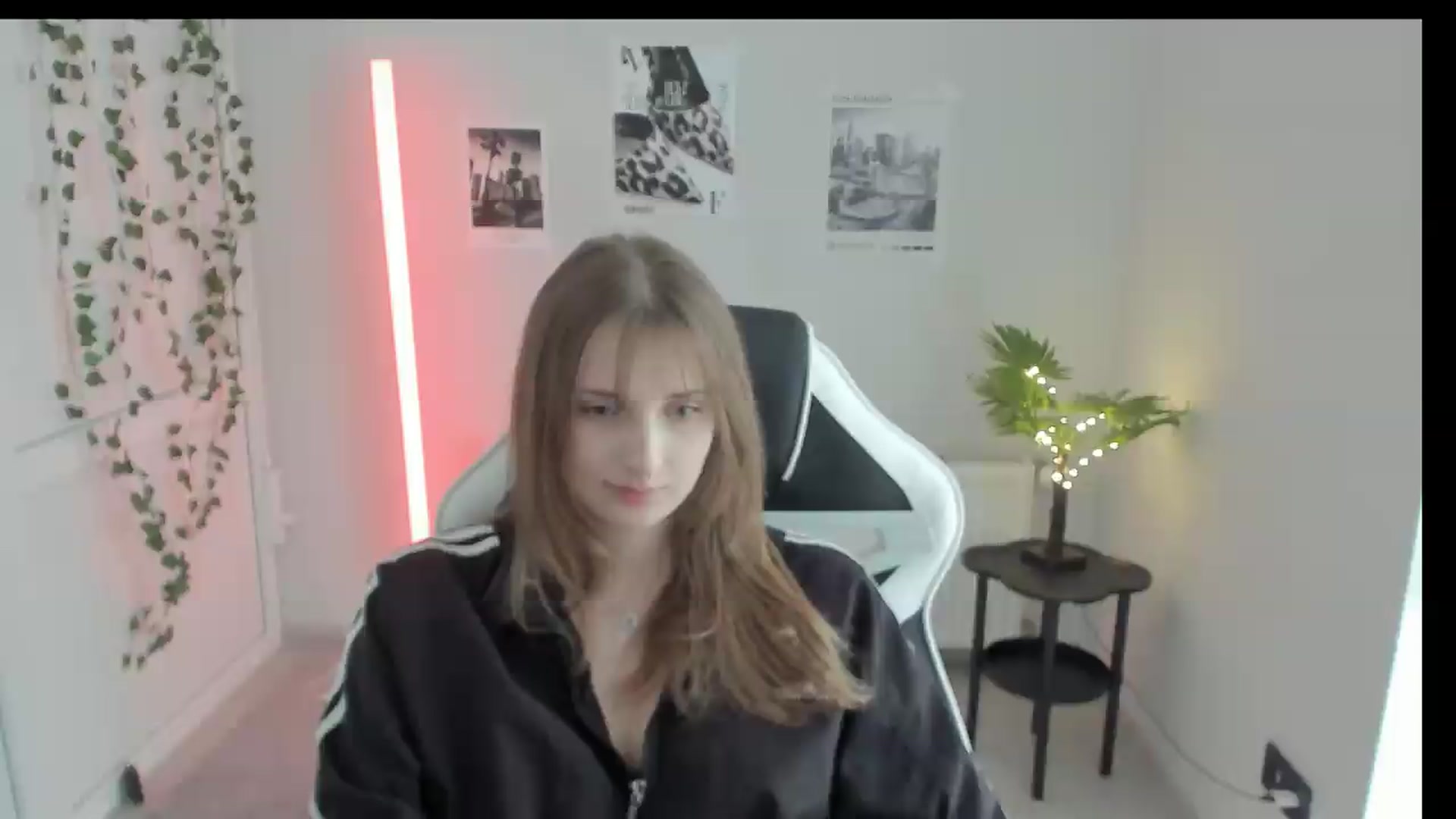 Gallery image thumbnail from Lissa_Stars's myfreecams stream on, 05/26/2026, 16:30 image 13 of 20