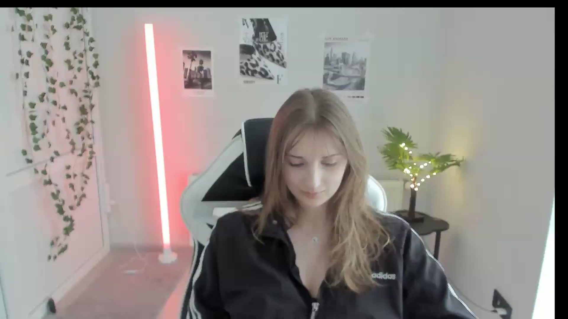 Gallery image thumbnail from Lissa_Stars's myfreecams stream on, 05/26/2026, 16:30 image 11 of 20