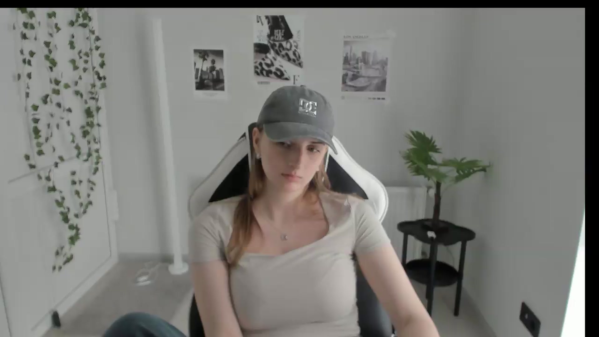 Gallery image thumbnail from Lissa_Stars's myfreecams stream on, 05/28/2026, 14:45 image 17 of 20