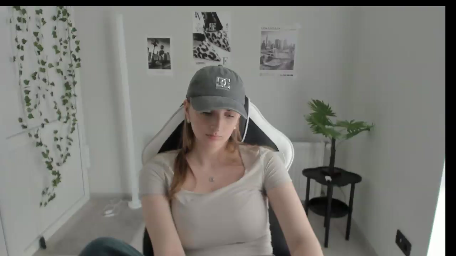 Gallery image thumbnail from Lissa_Stars's myfreecams stream on, 05/28/2026, 14:45 image 16 of 20