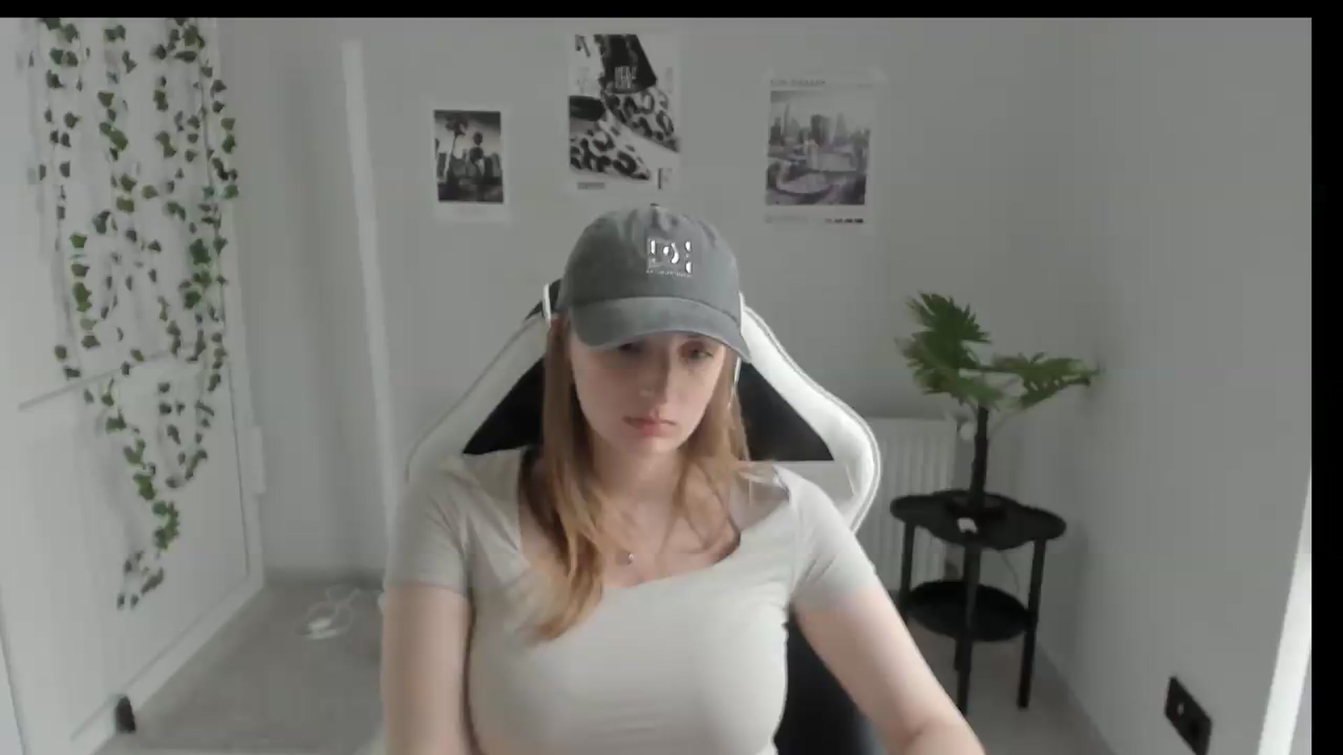 Gallery image thumbnail from Lissa_Stars's myfreecams stream on, 05/28/2026, 14:45 image 4 of 20