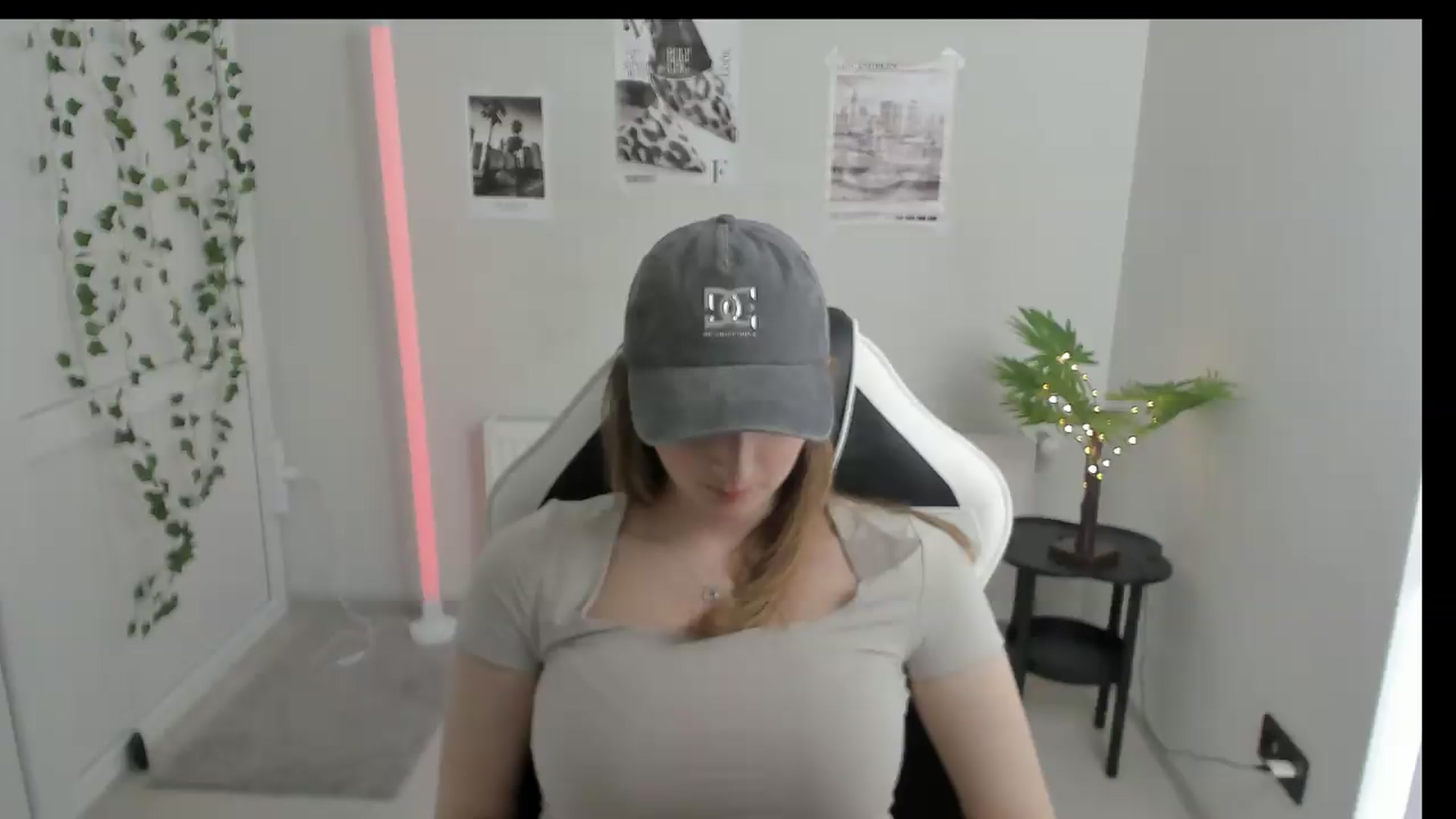 Gallery image thumbnail from Lissa_Stars's myfreecams stream on, 05/28/2026, 16:15 image 14 of 20