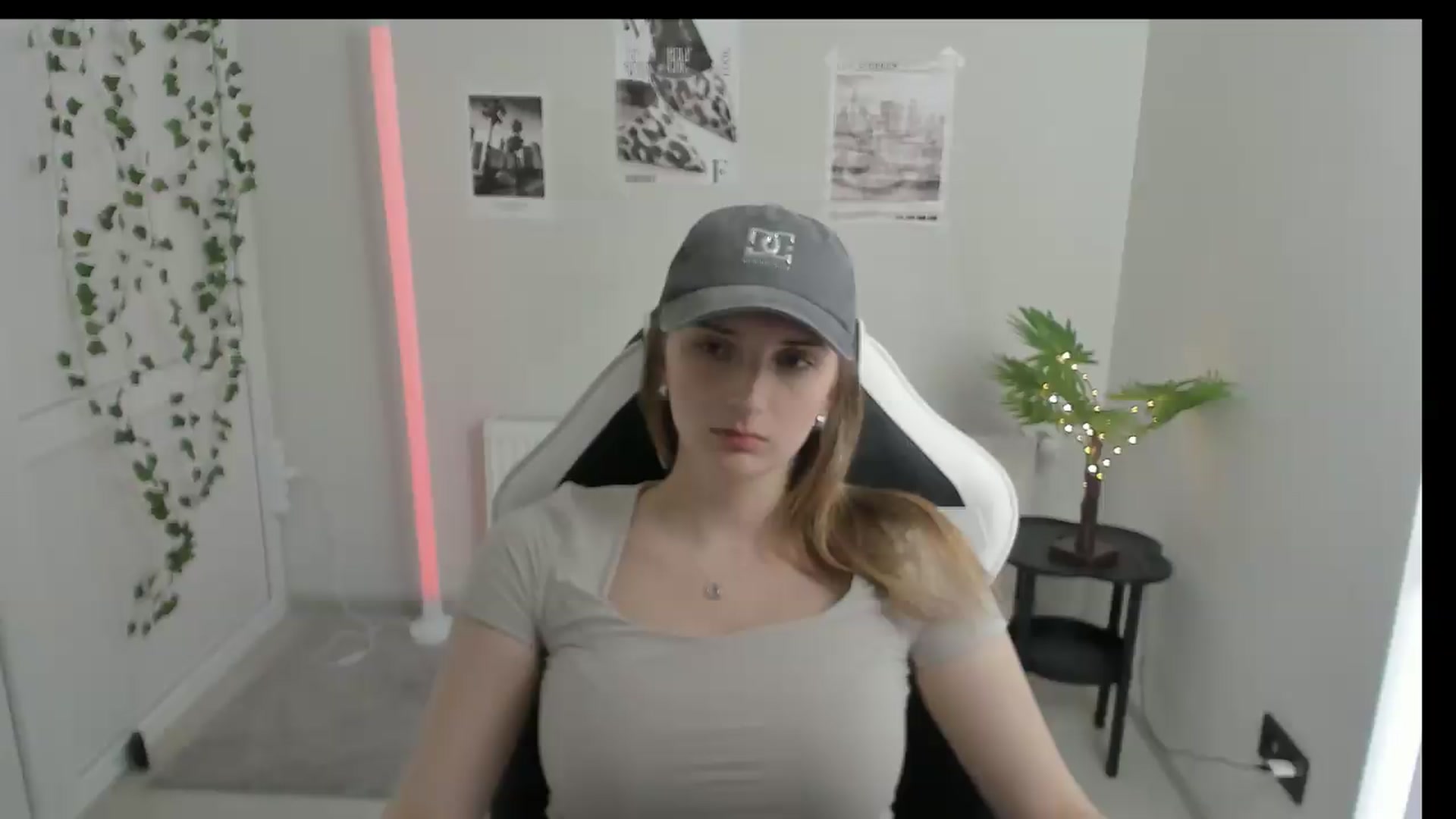 Gallery image thumbnail from Lissa_Stars's myfreecams stream on, 05/28/2026, 16:15 image 17 of 20