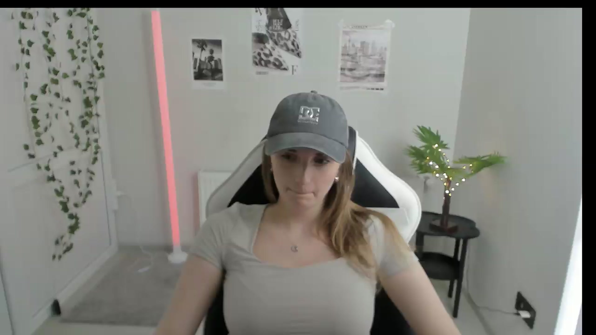 Gallery image thumbnail from Lissa_Stars's myfreecams stream on, 05/28/2026, 16:15 image 20 of 20