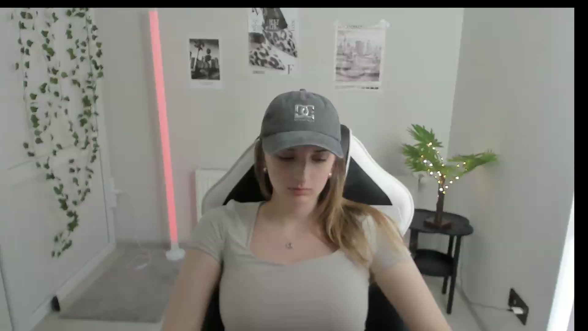 Gallery image thumbnail from Lissa_Stars's myfreecams stream on, 05/28/2026, 16:15 image 18 of 20