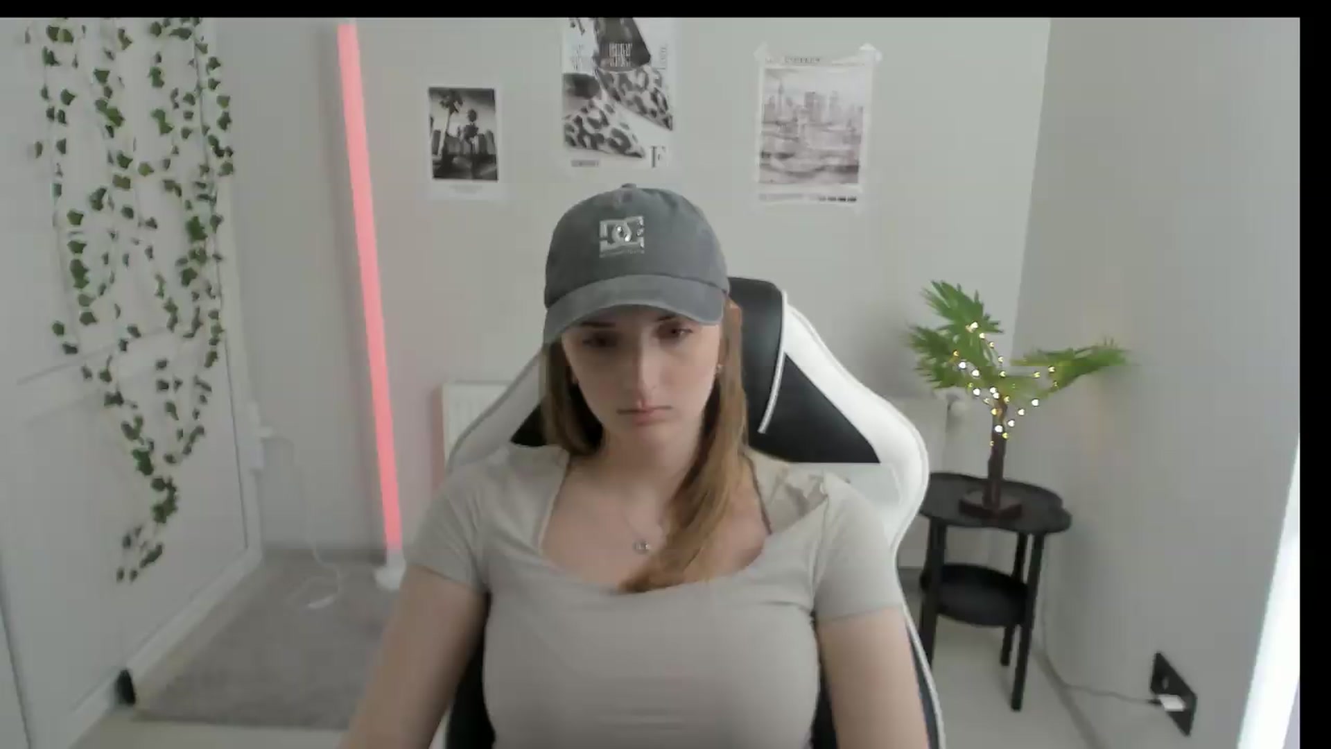 Gallery image thumbnail from Lissa_Stars's myfreecams stream on, 05/28/2026, 16:15 image 16 of 20