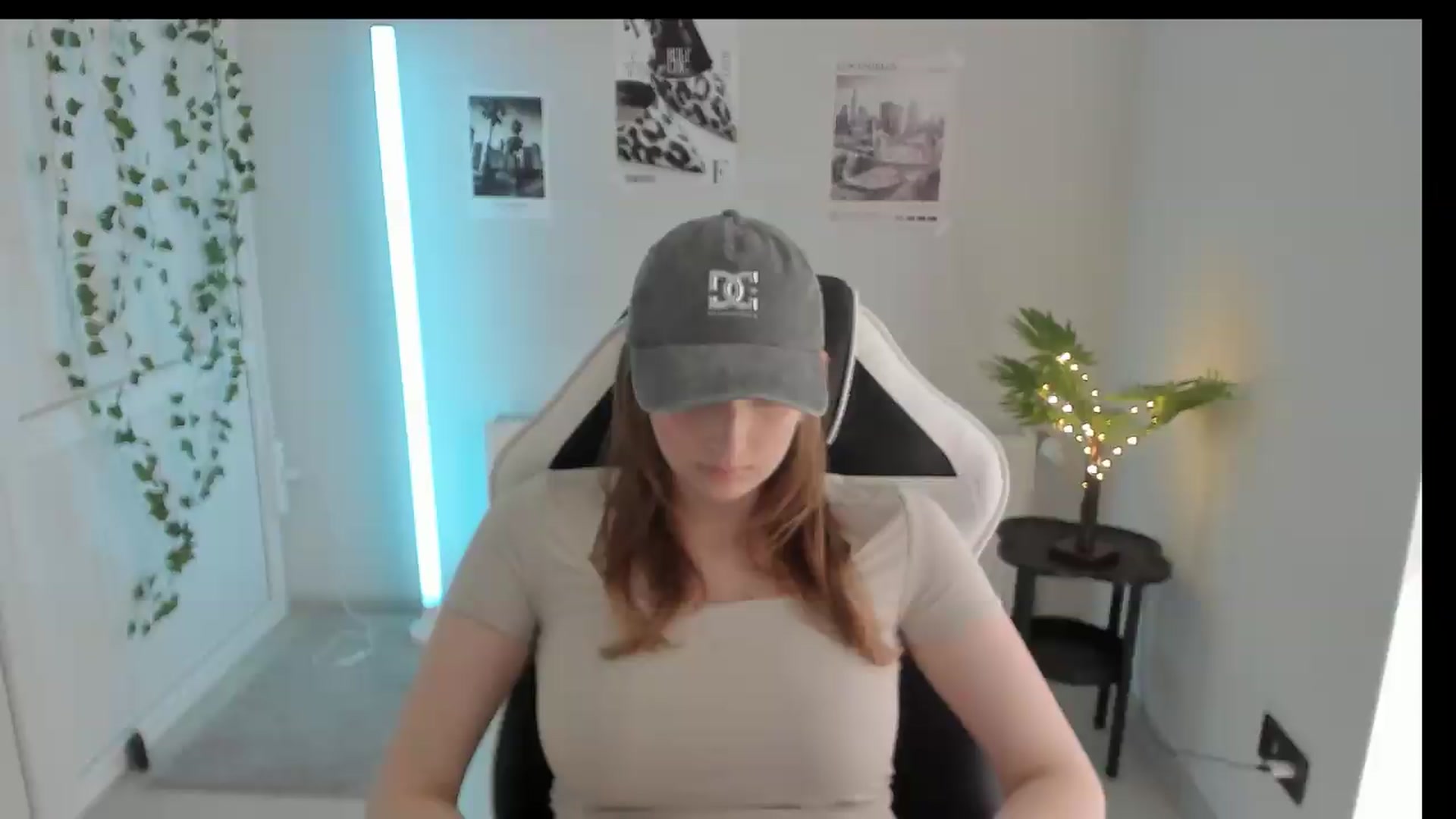 Gallery image thumbnail from Lissa_Stars's myfreecams stream on, 05/28/2026, 16:15 image 4 of 20