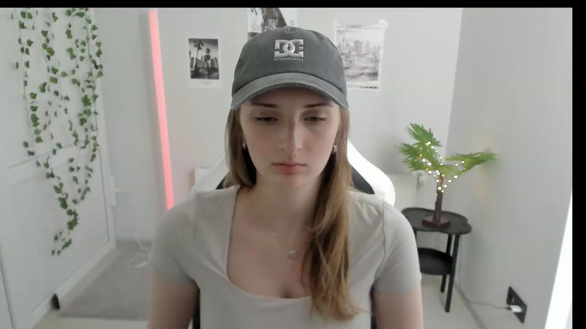 Gallery image thumbnail from Lissa_Stars's myfreecams stream on, 05/28/2026, 16:15 image 13 of 20