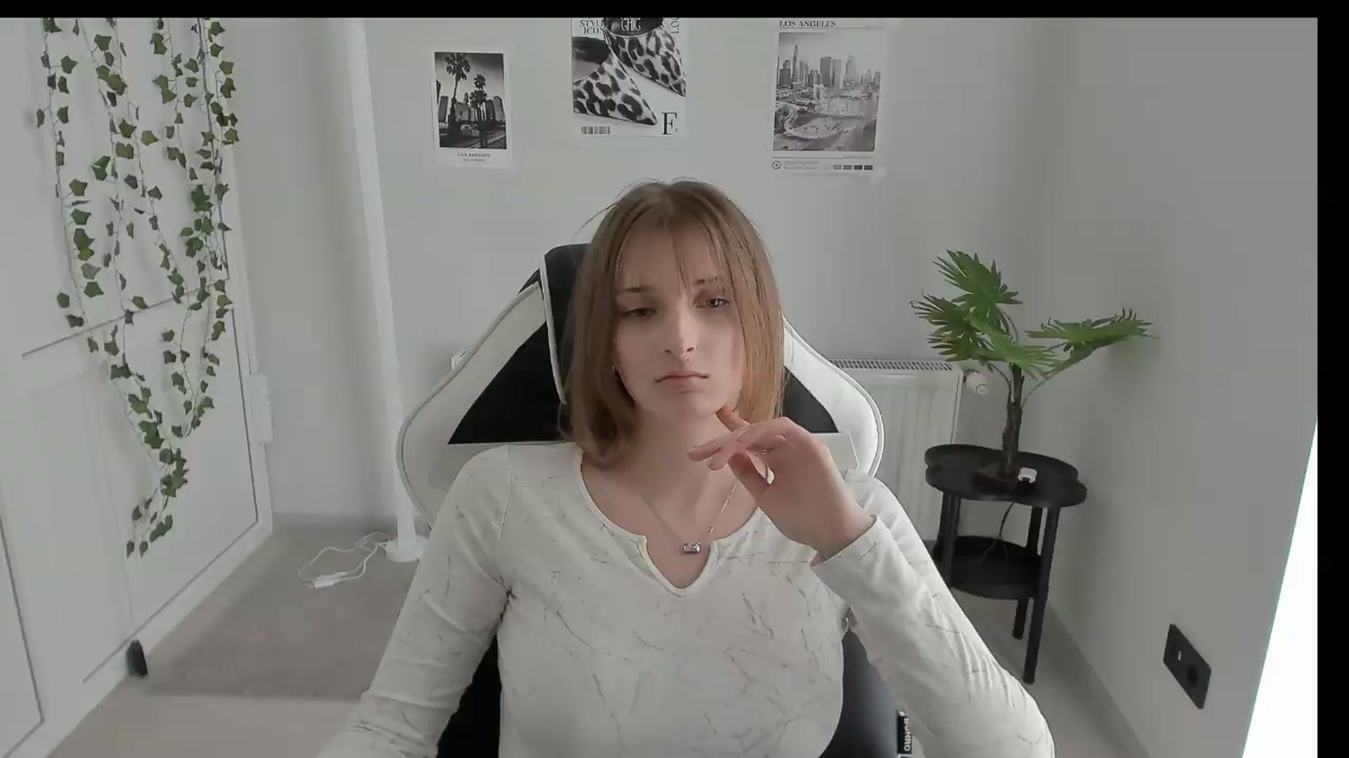 Gallery image thumbnail from Lissa_Stars's myfreecams stream on, 05/29/2026, 13:15 image 2 of 20